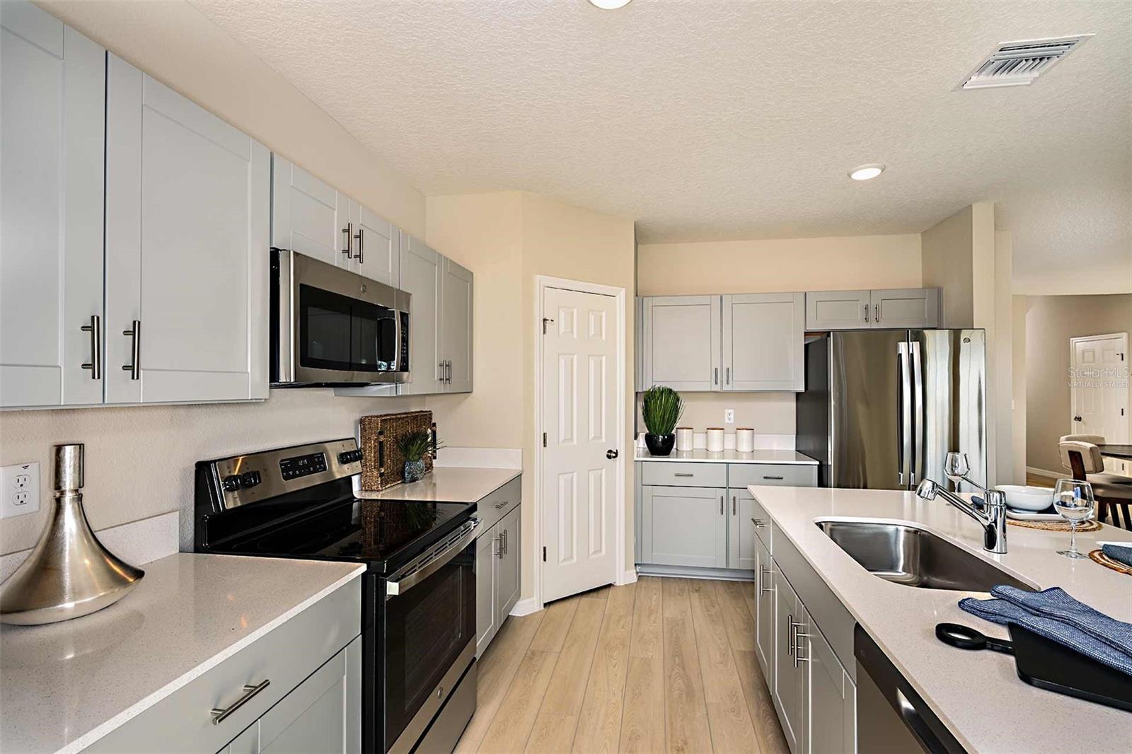 Image 4 of 29 For 4039 Gardenia Avenue