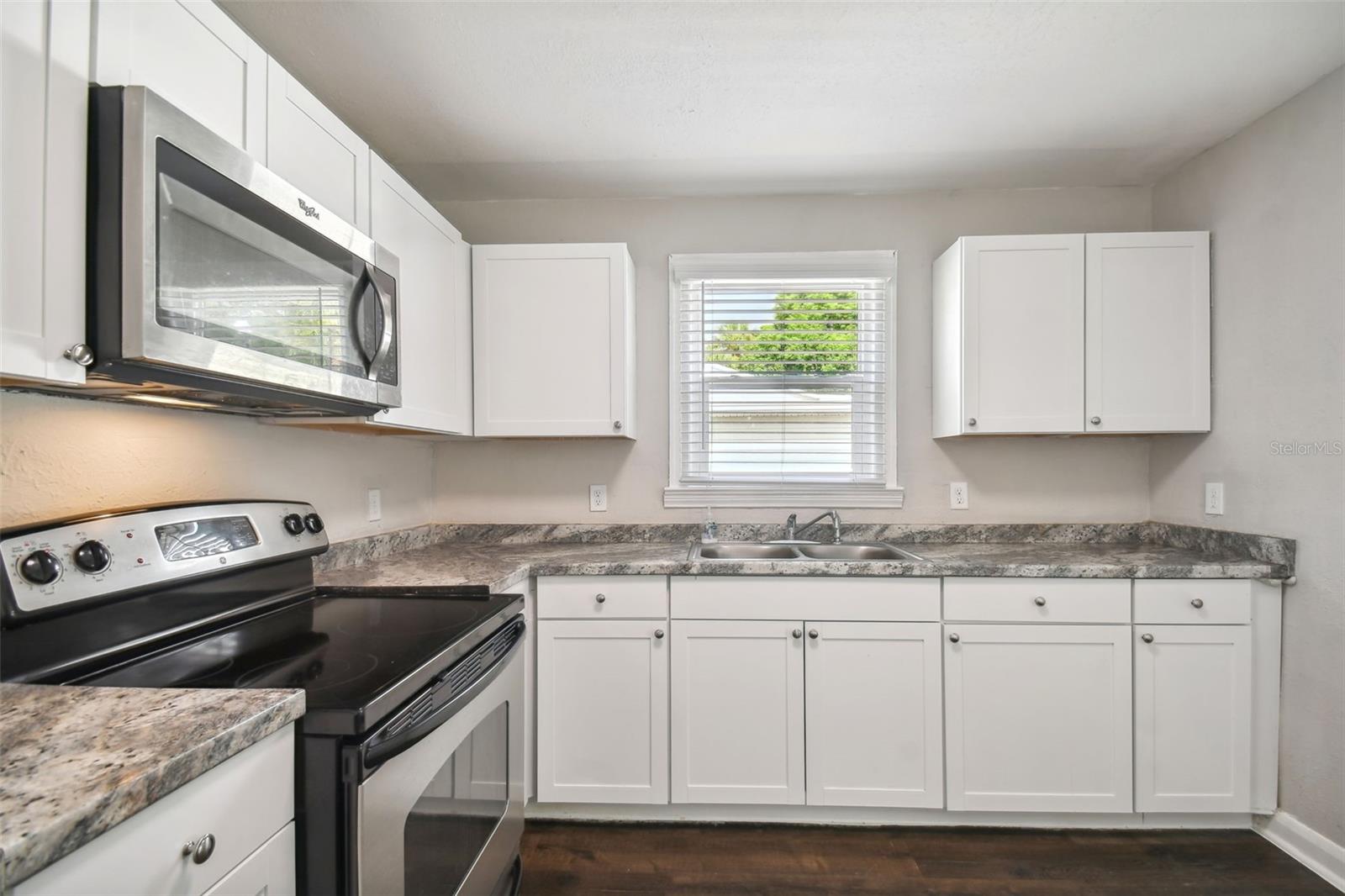 Image 11 of 54 For 703 Indiana Avenue