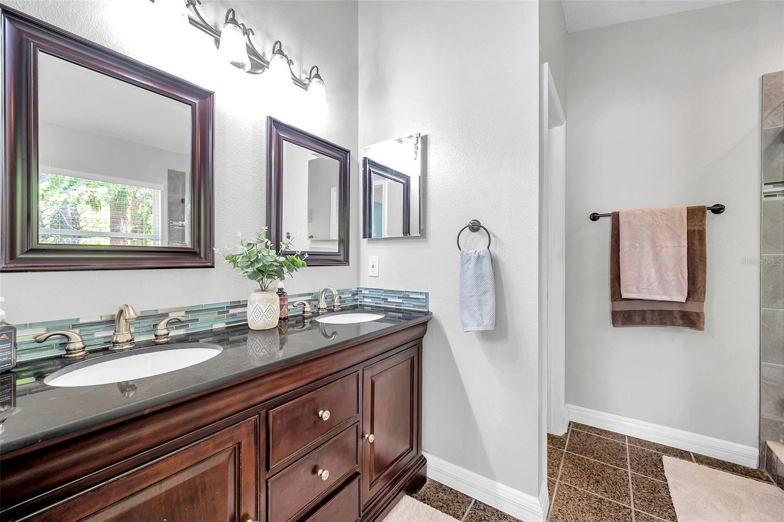Listing photo id 32 for 8504 Tidal Bay Lane