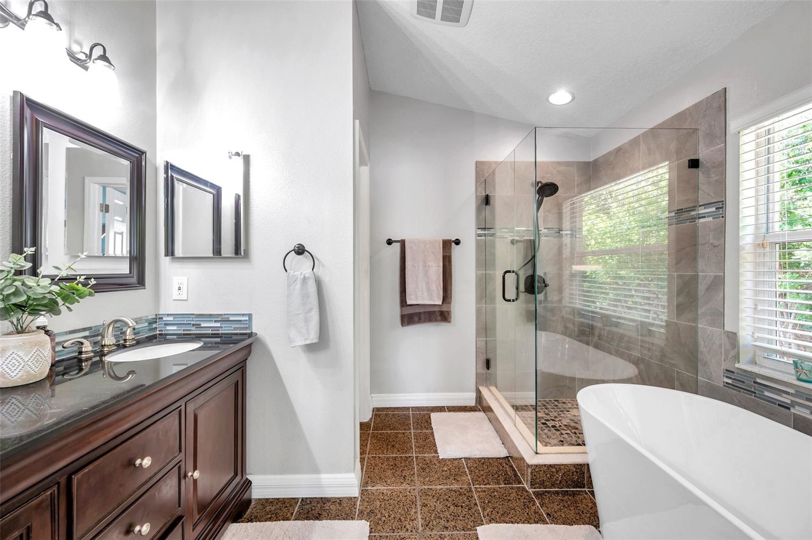 Listing photo id 35 for 8504 Tidal Bay Lane