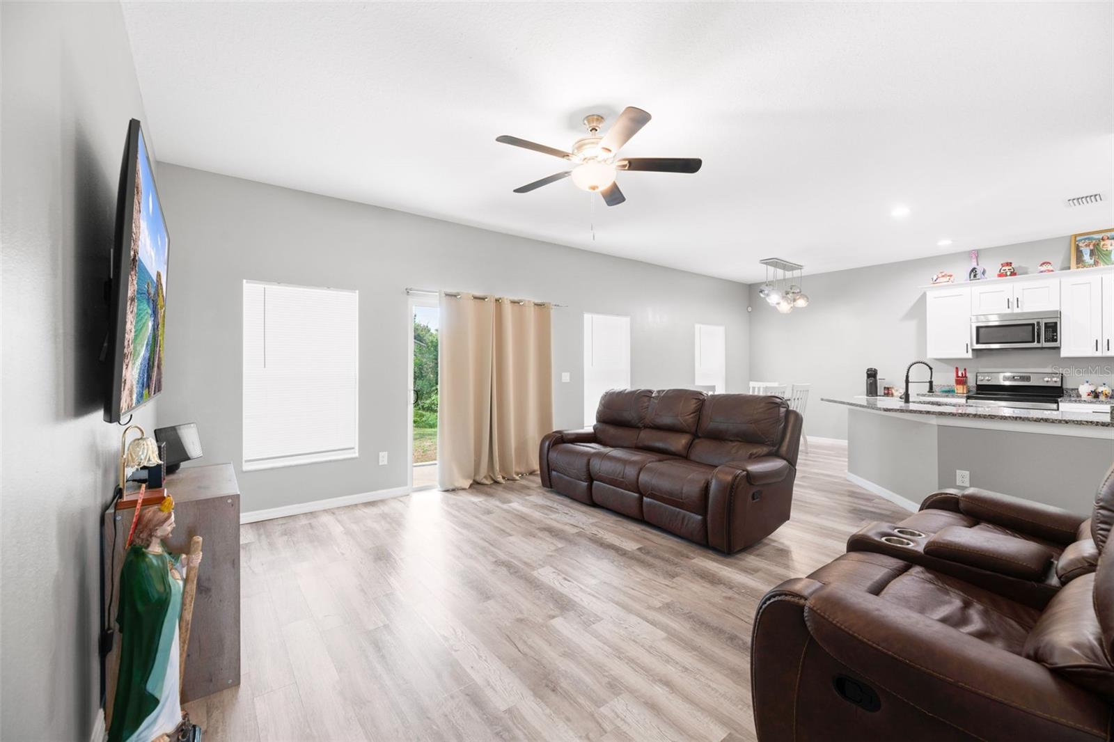 Image 16 of 48 For 37230 Poinsettia Avenue