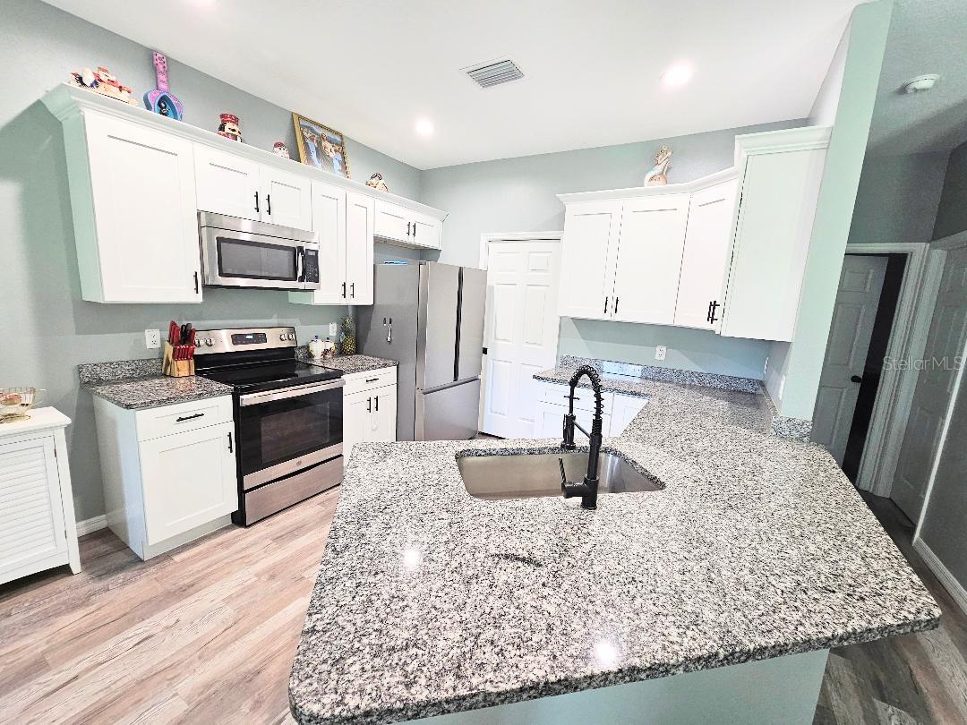 Image 4 of 48 For 37230 Poinsettia Avenue