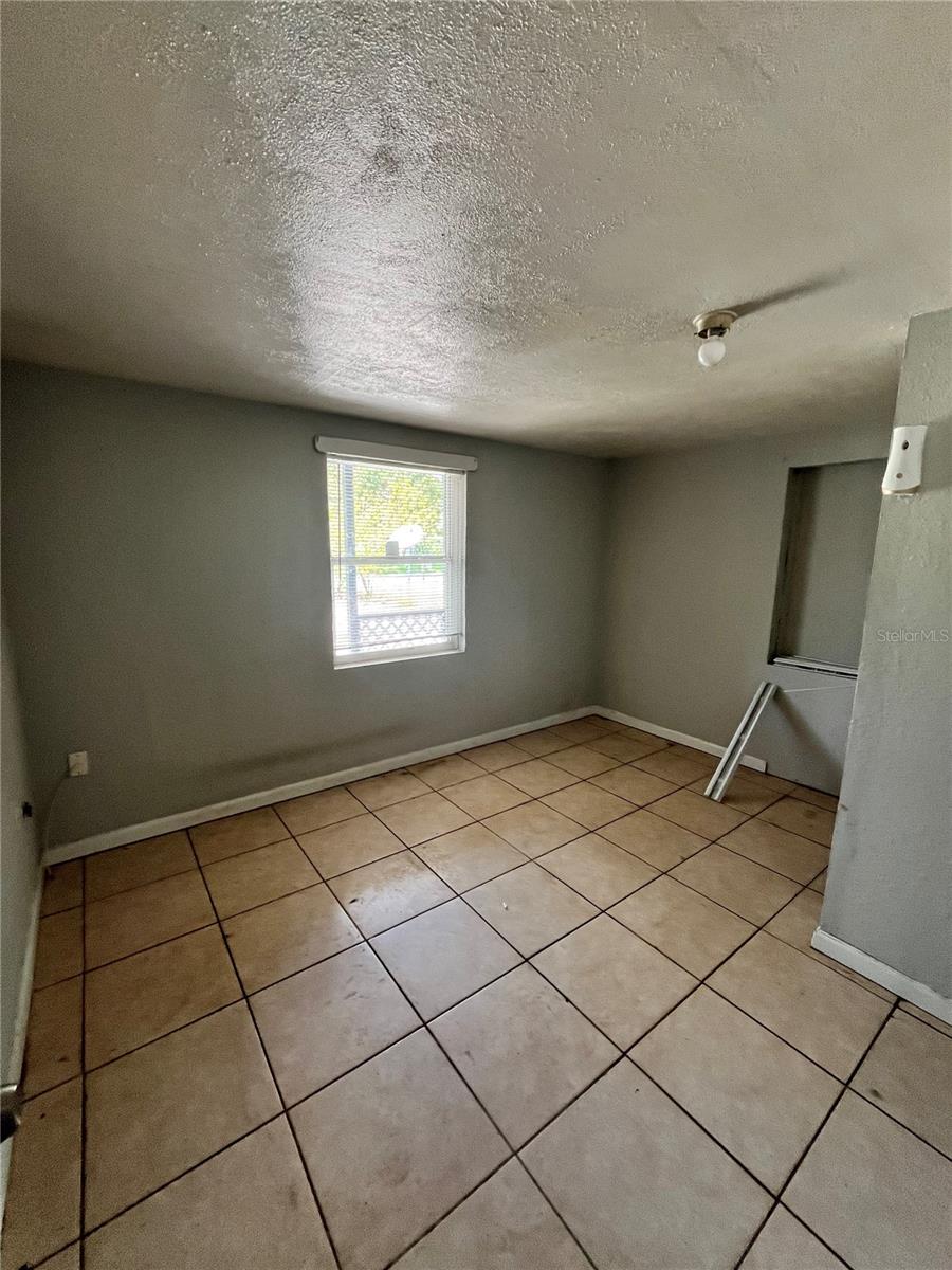 Image 11 of 27 For 3950 45th Avenue N