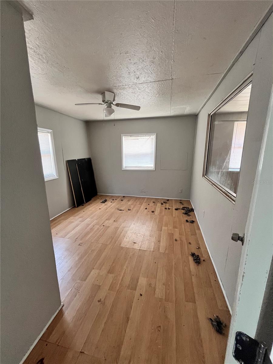 Image 16 of 27 For 3950 45th Avenue N