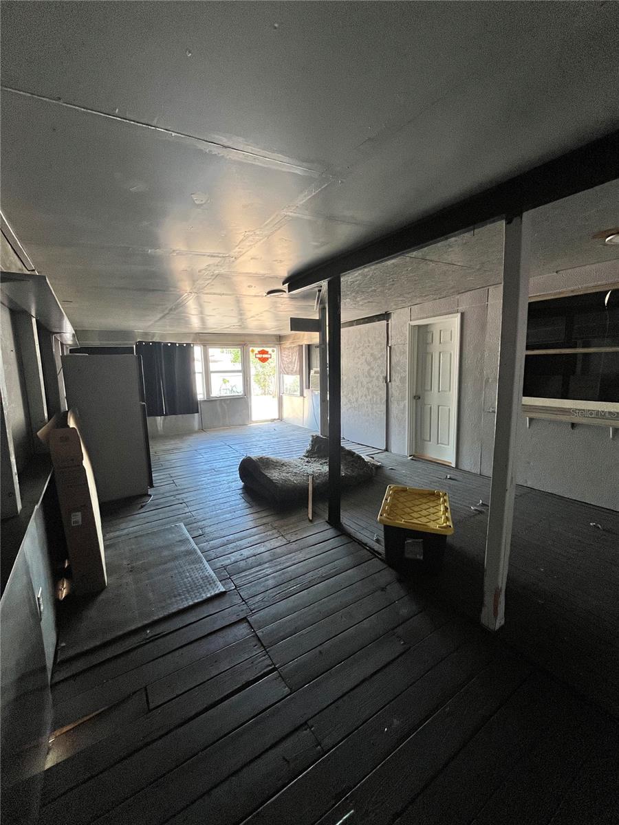 Image 21 of 27 For 3950 45th Avenue N