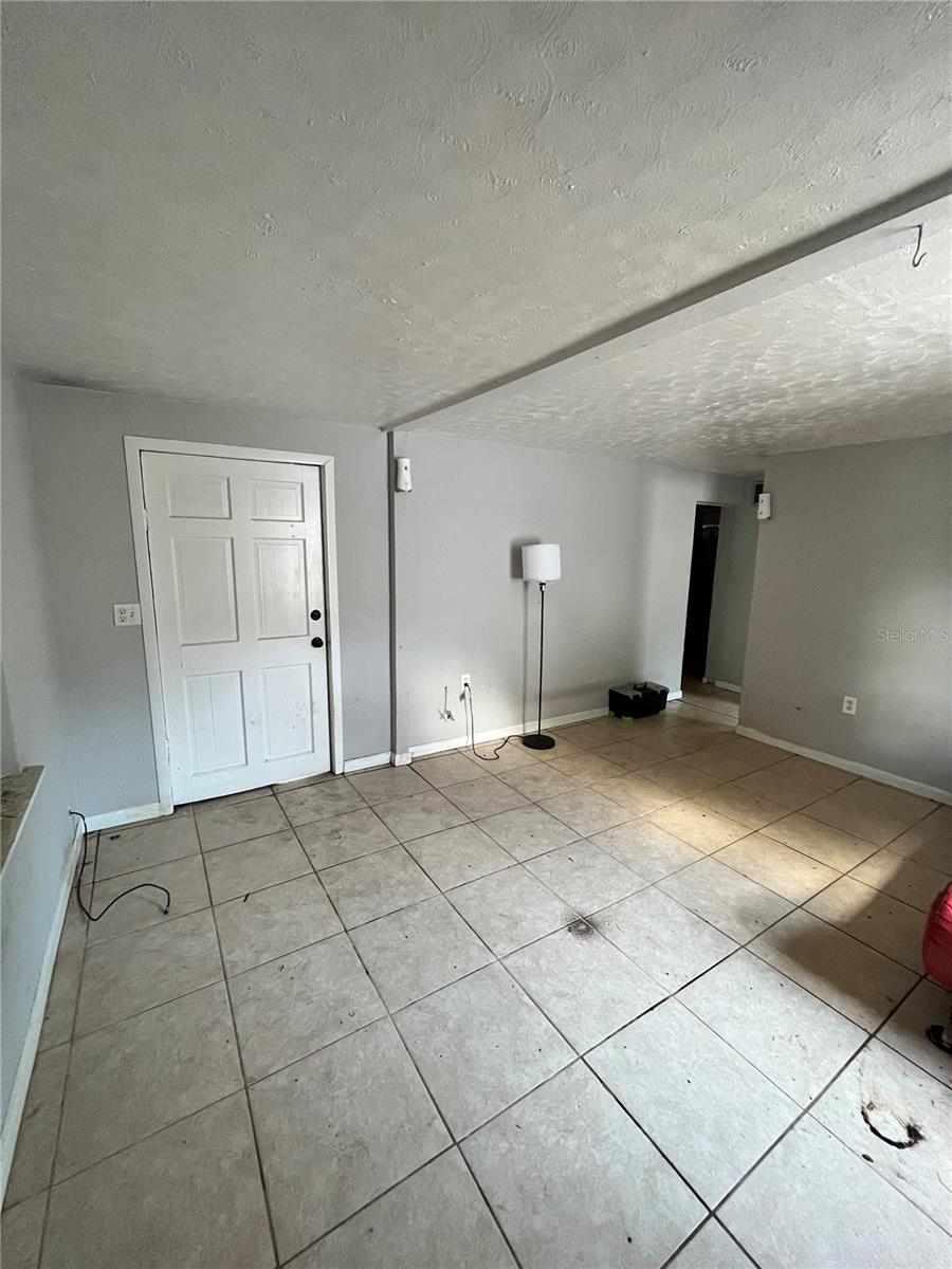 Image 7 of 27 For 3950 45th Avenue N