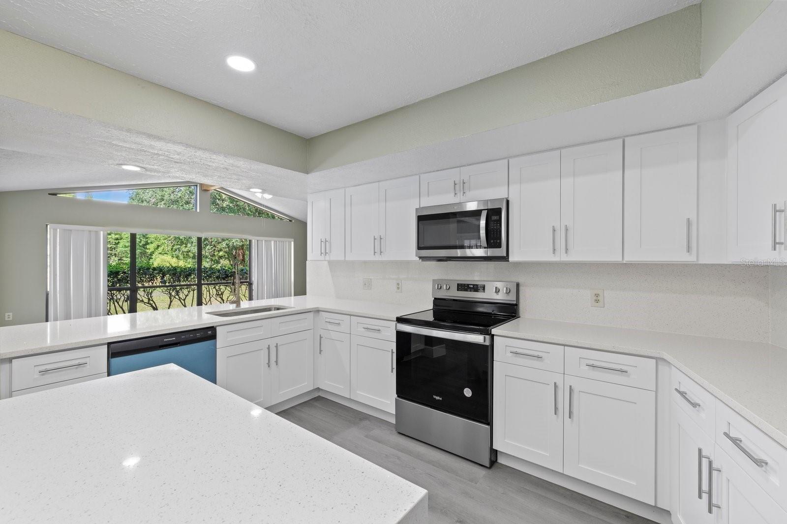 Listing photo id 9 for 16014 Amberly Drive