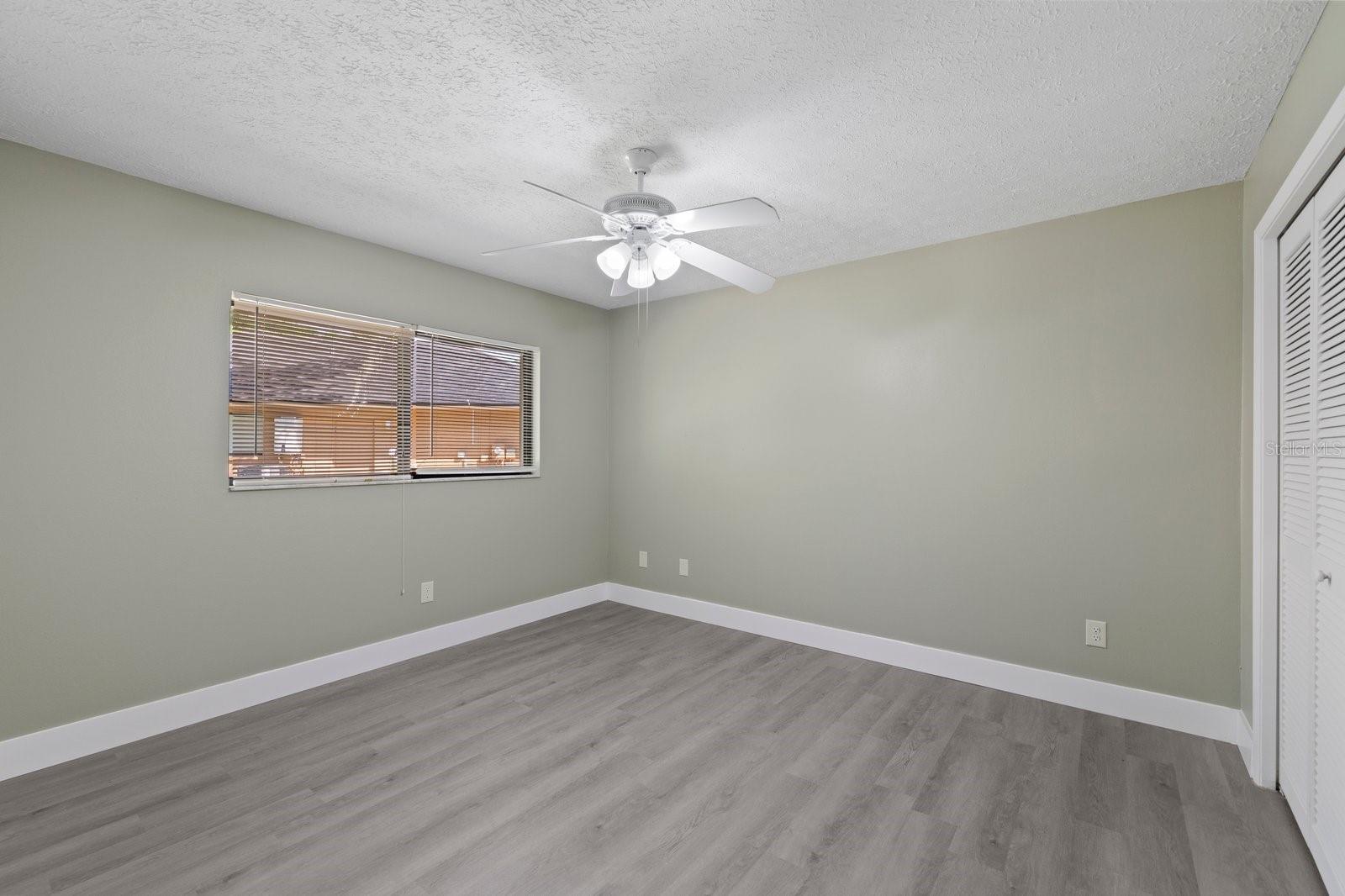 Listing photo id 15 for 16014 Amberly Drive