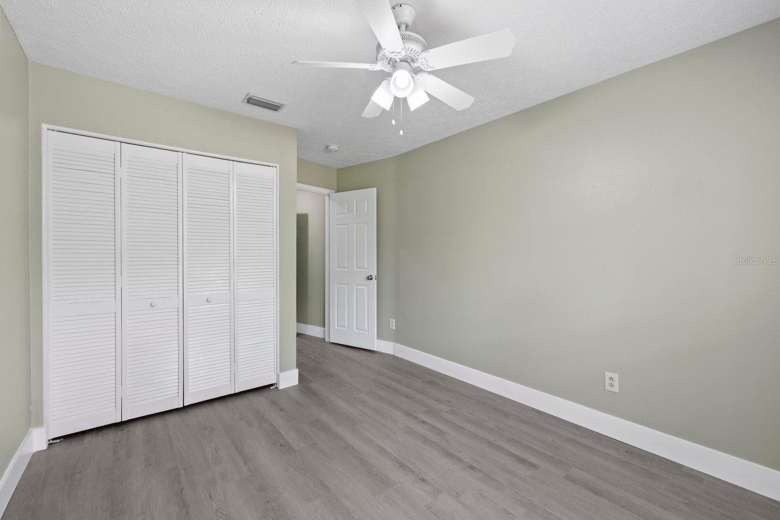 Listing photo id 24 for 16014 Amberly Drive