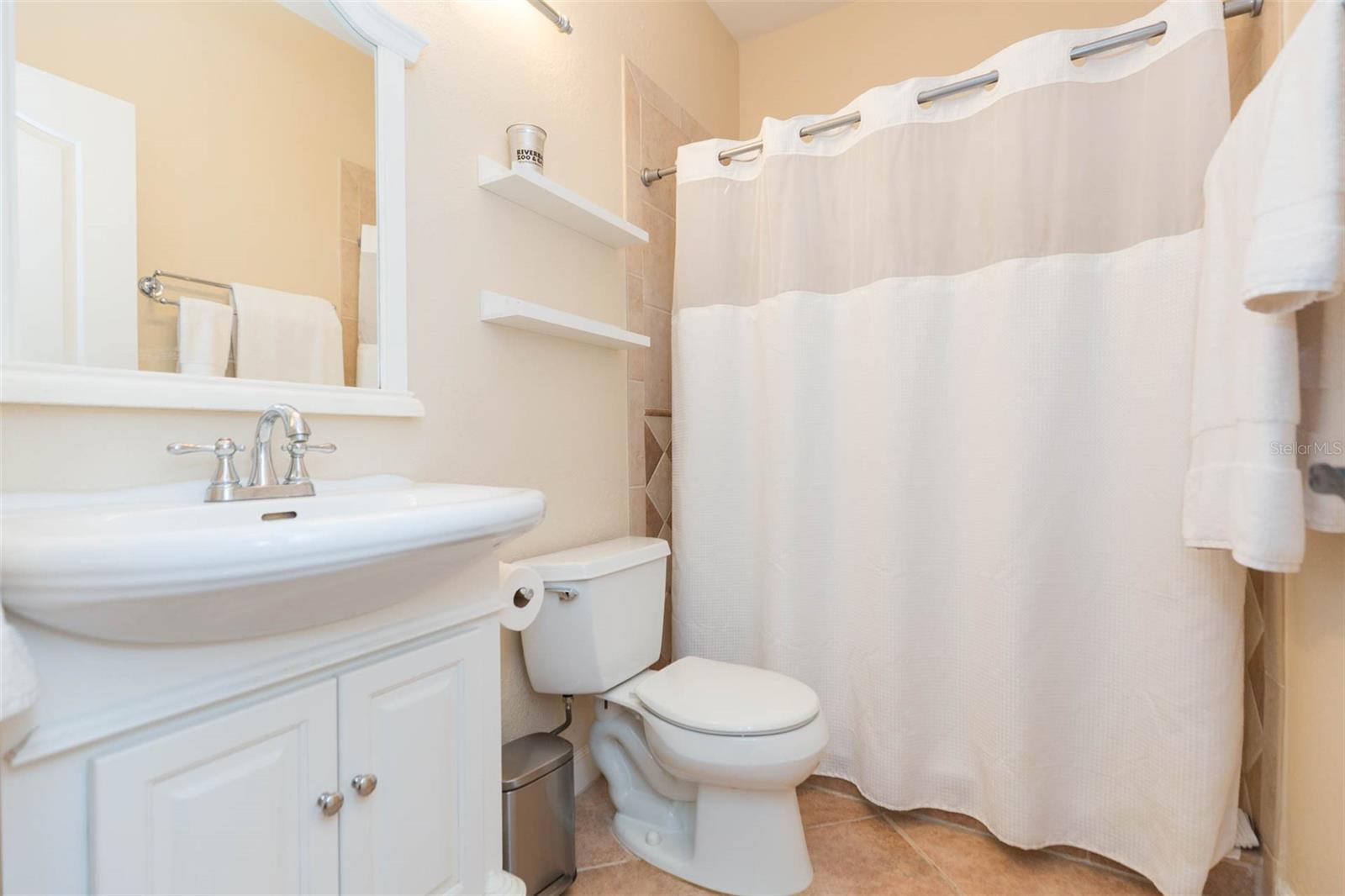 Image 29 of 40 For 821 Normandy Trace Road 821