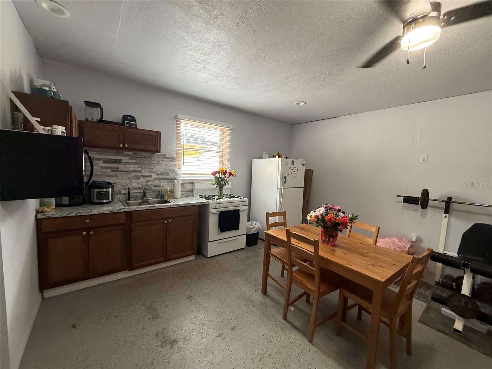 Image 22 of 45 For 3104 Apricot Street
