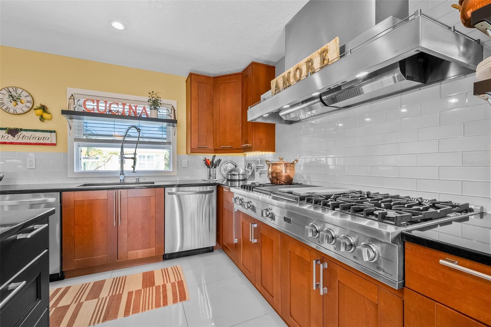 Image 26 of 65 For 614 Norton Street