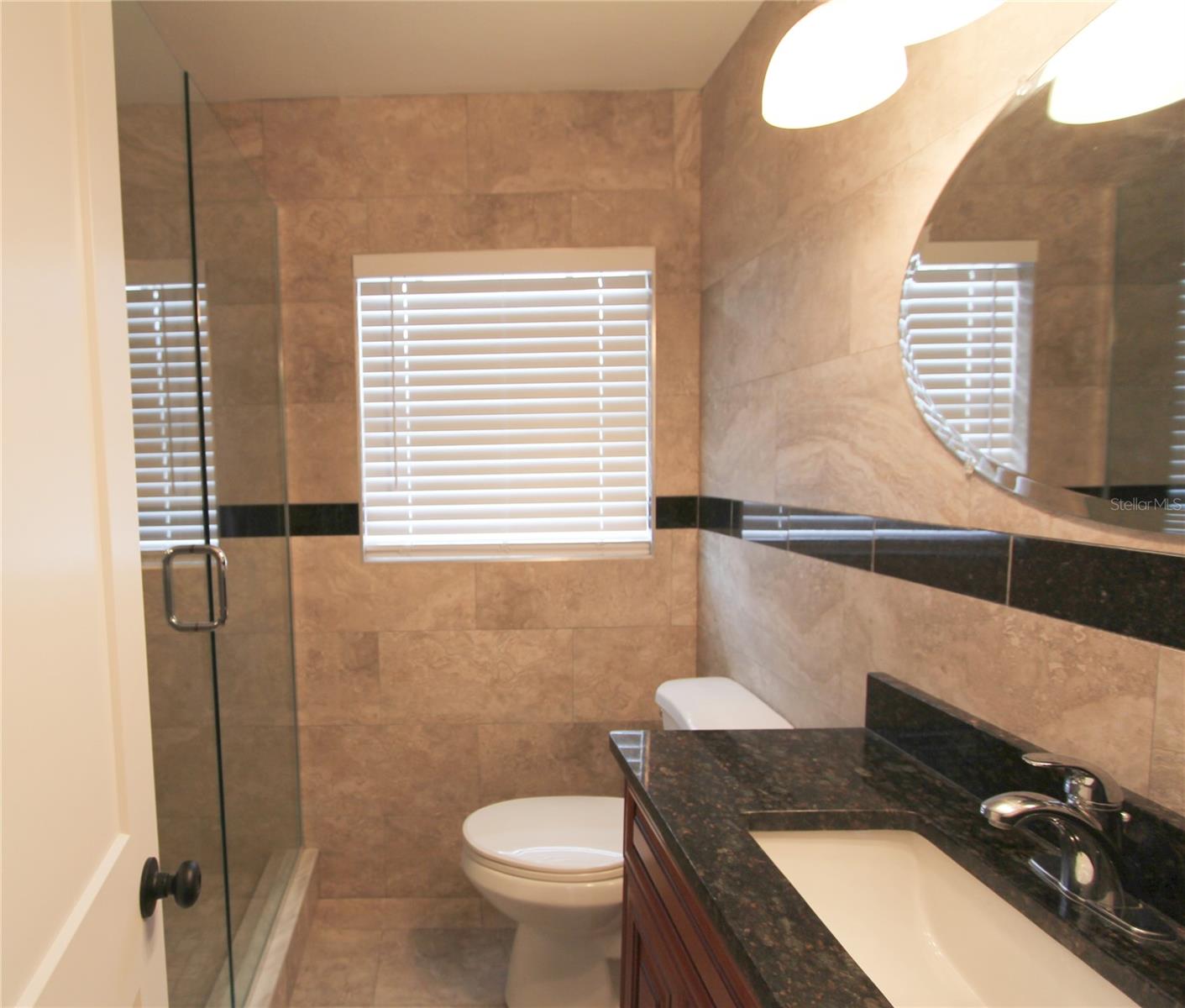 Listing photo id 21 for 4105 Oakellar Avenue