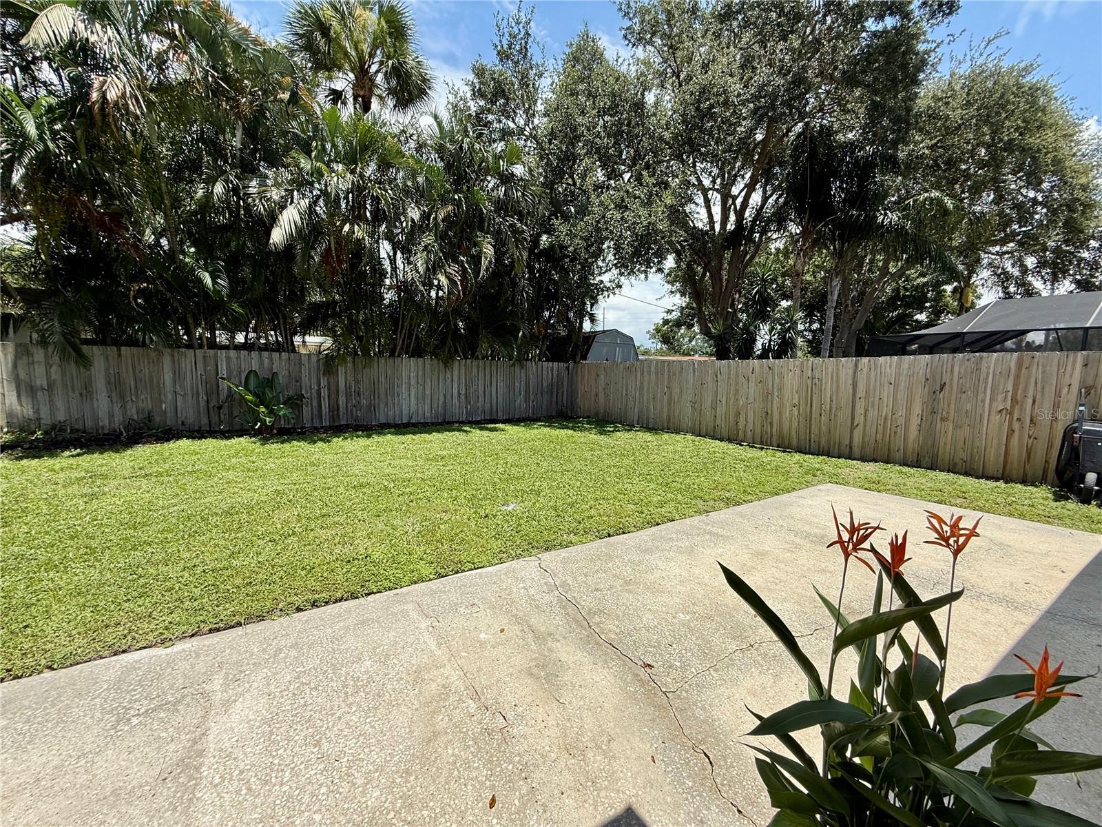 Listing photo id 34 for 4105 Oakellar Avenue