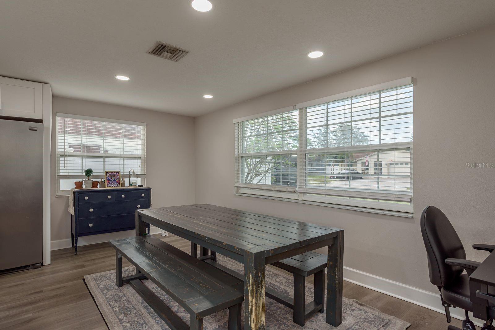 Image 20 of 38 For 11991 104th Avenue