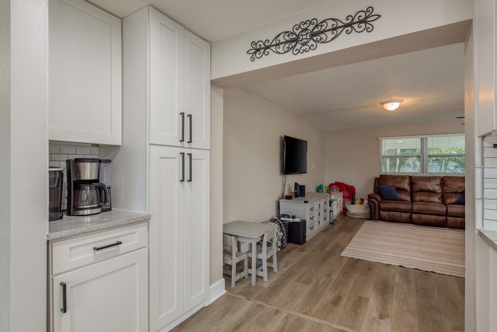 Image 21 of 38 For 11991 104th Avenue