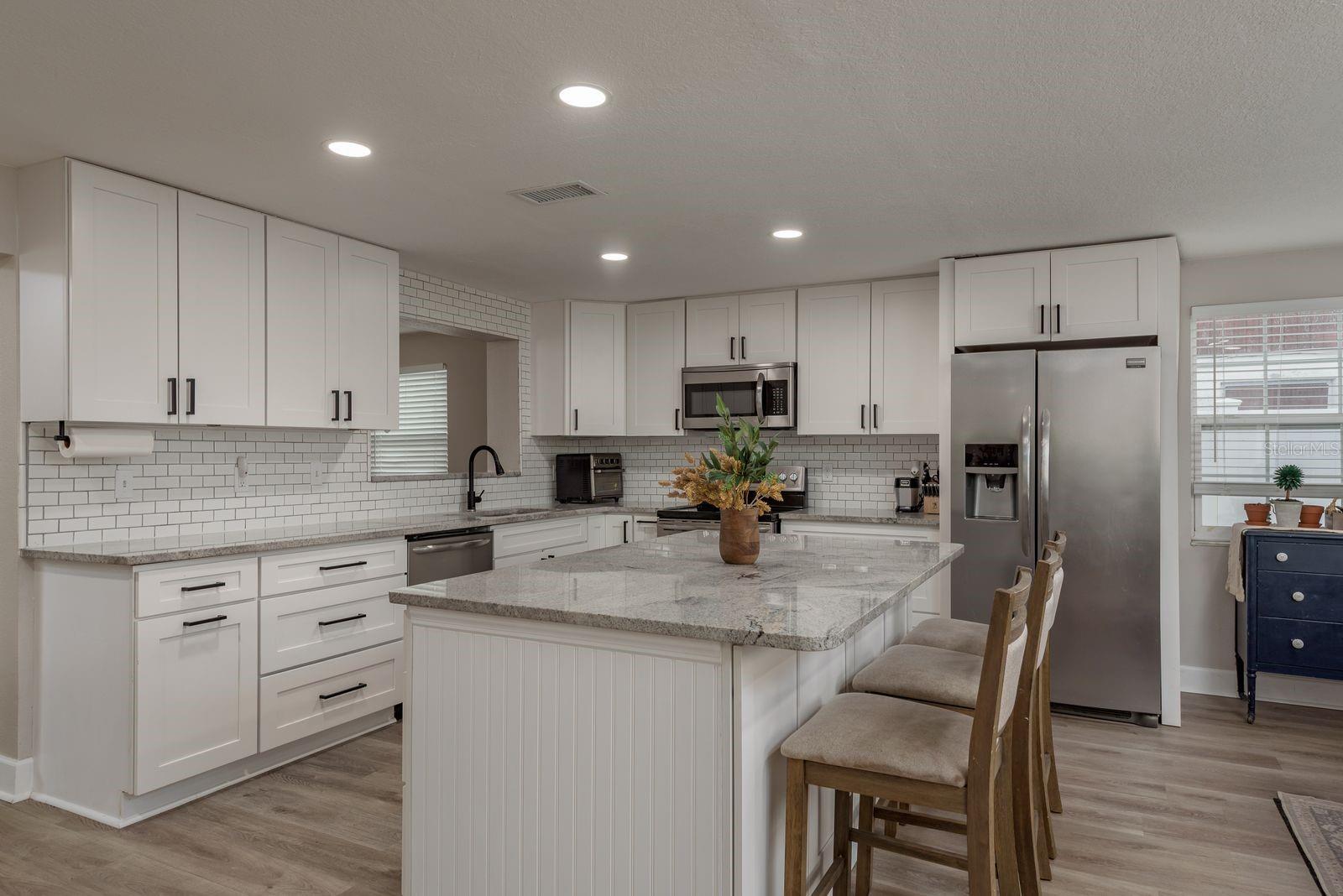 Image 4 of 38 For 11991 104th Avenue