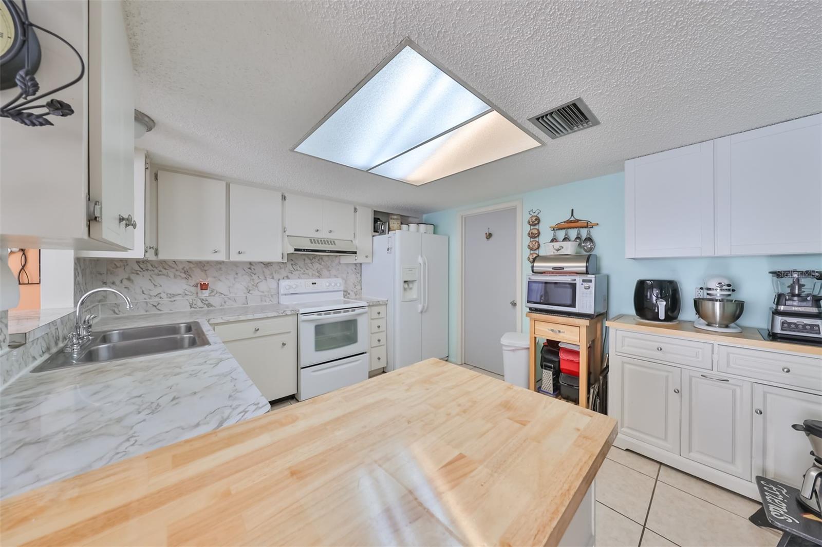 Image 13 of 40 For 8702 Congress Street