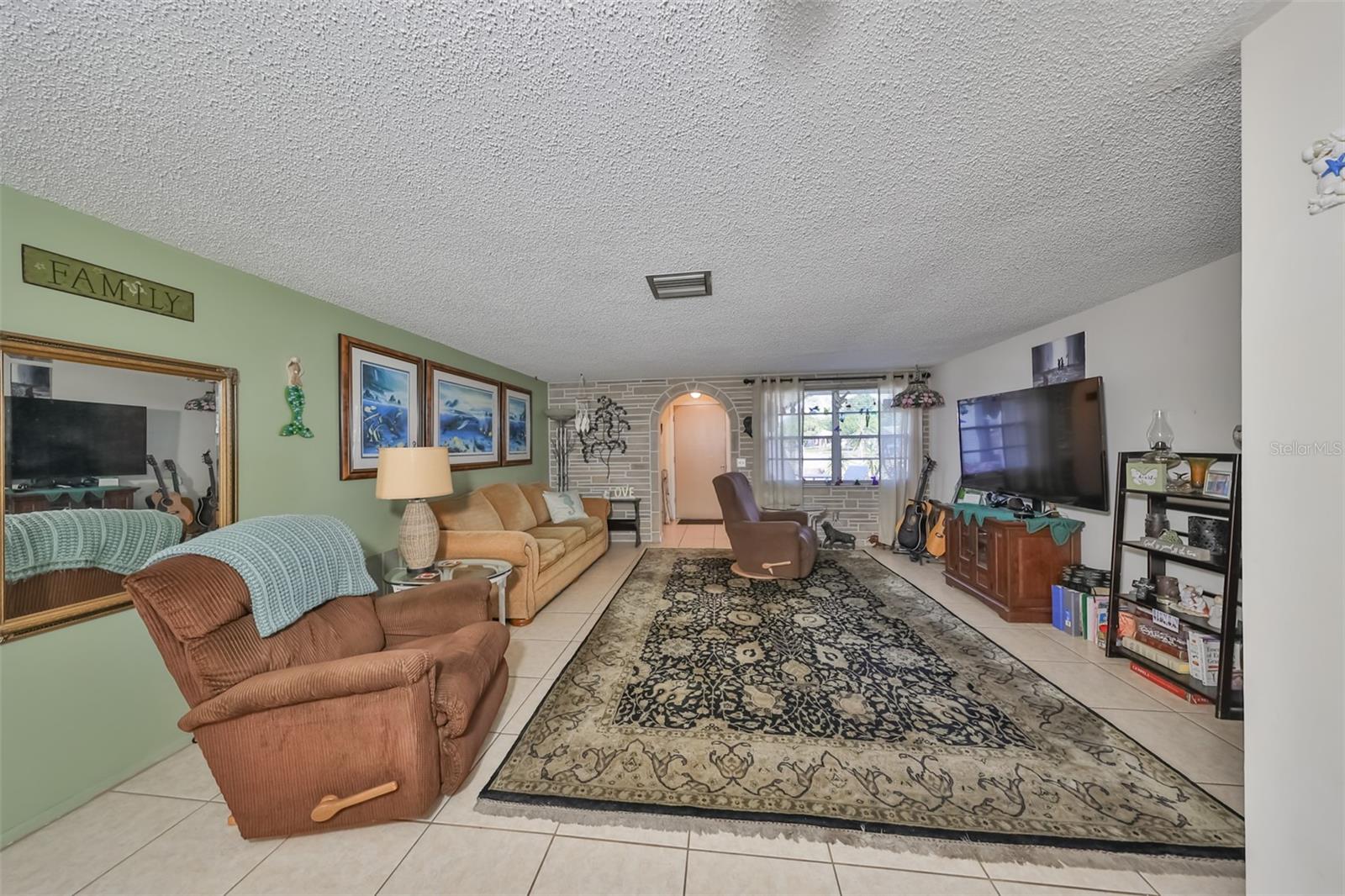 Image 8 of 40 For 8702 Congress Street
