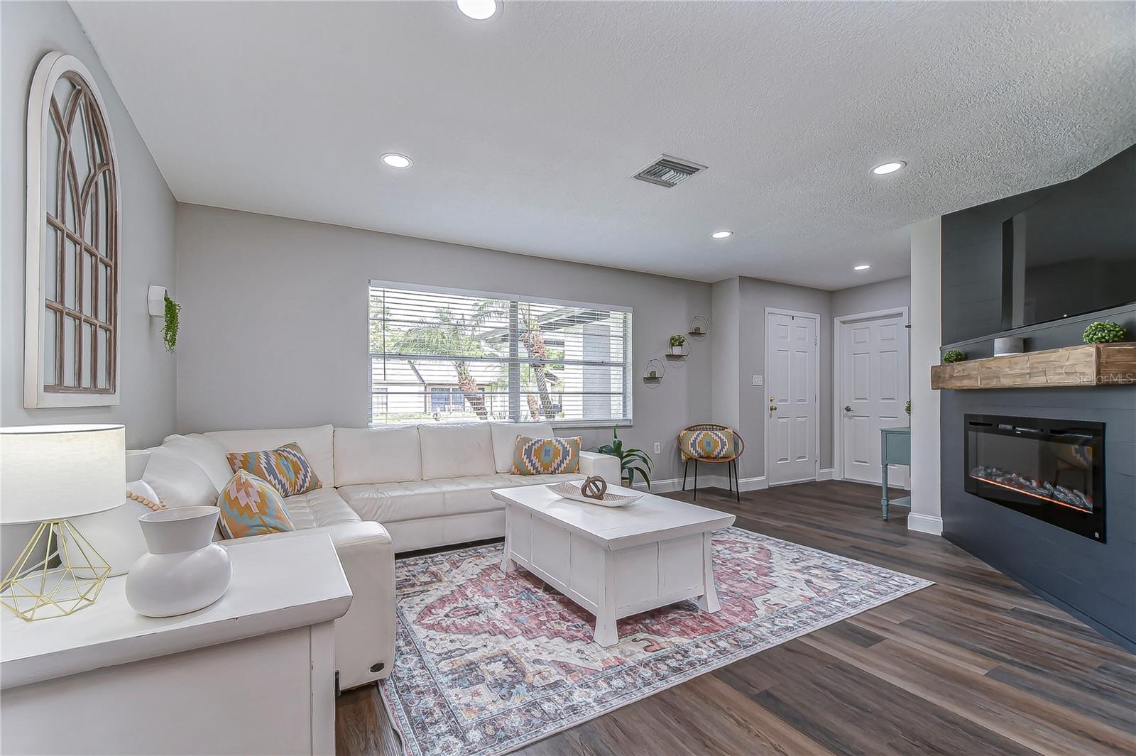 Image 7 of 40 For 11520 Bear Paw Lane