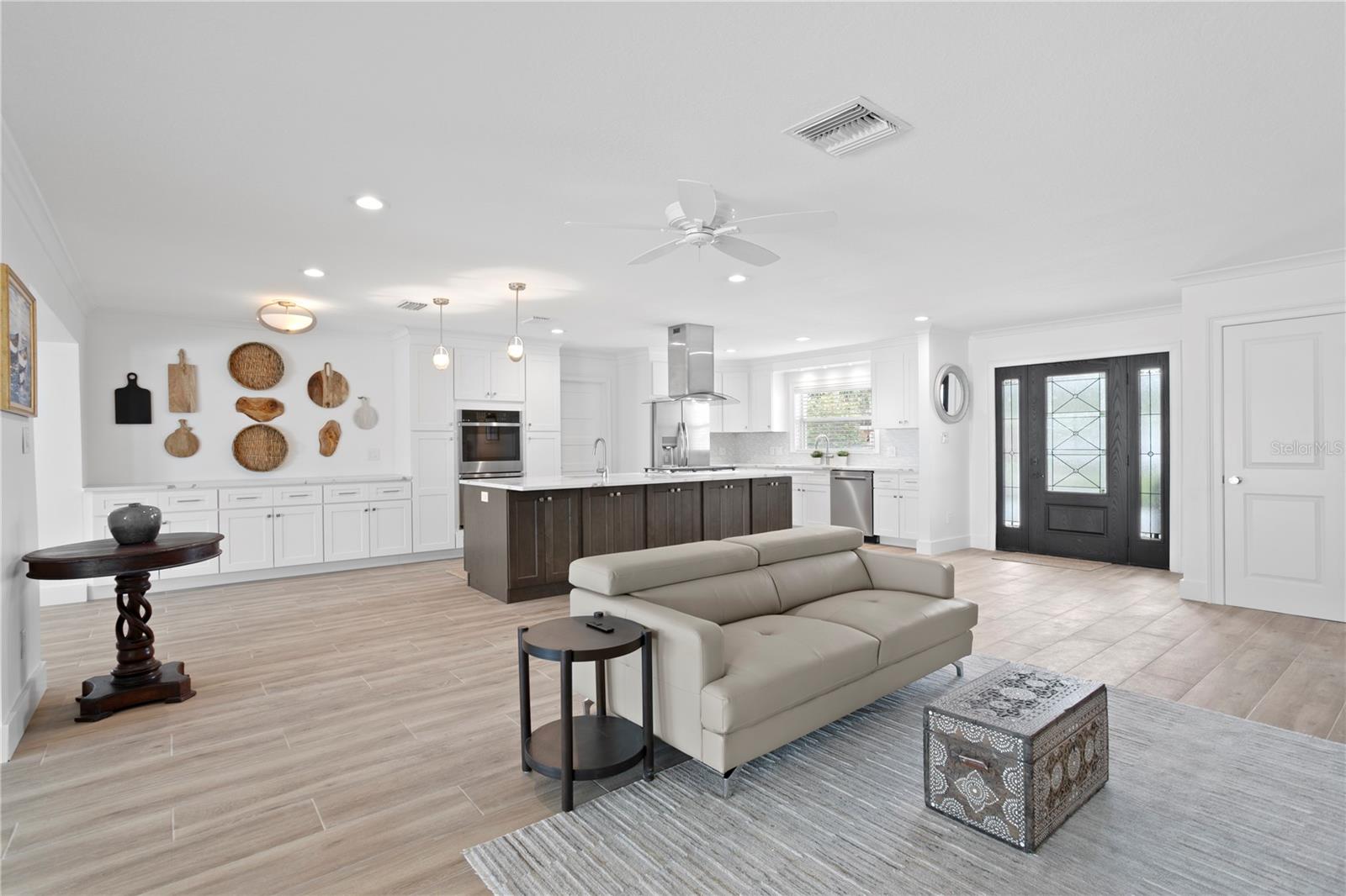Image 10 of 52 For 7060 Shore Drive S