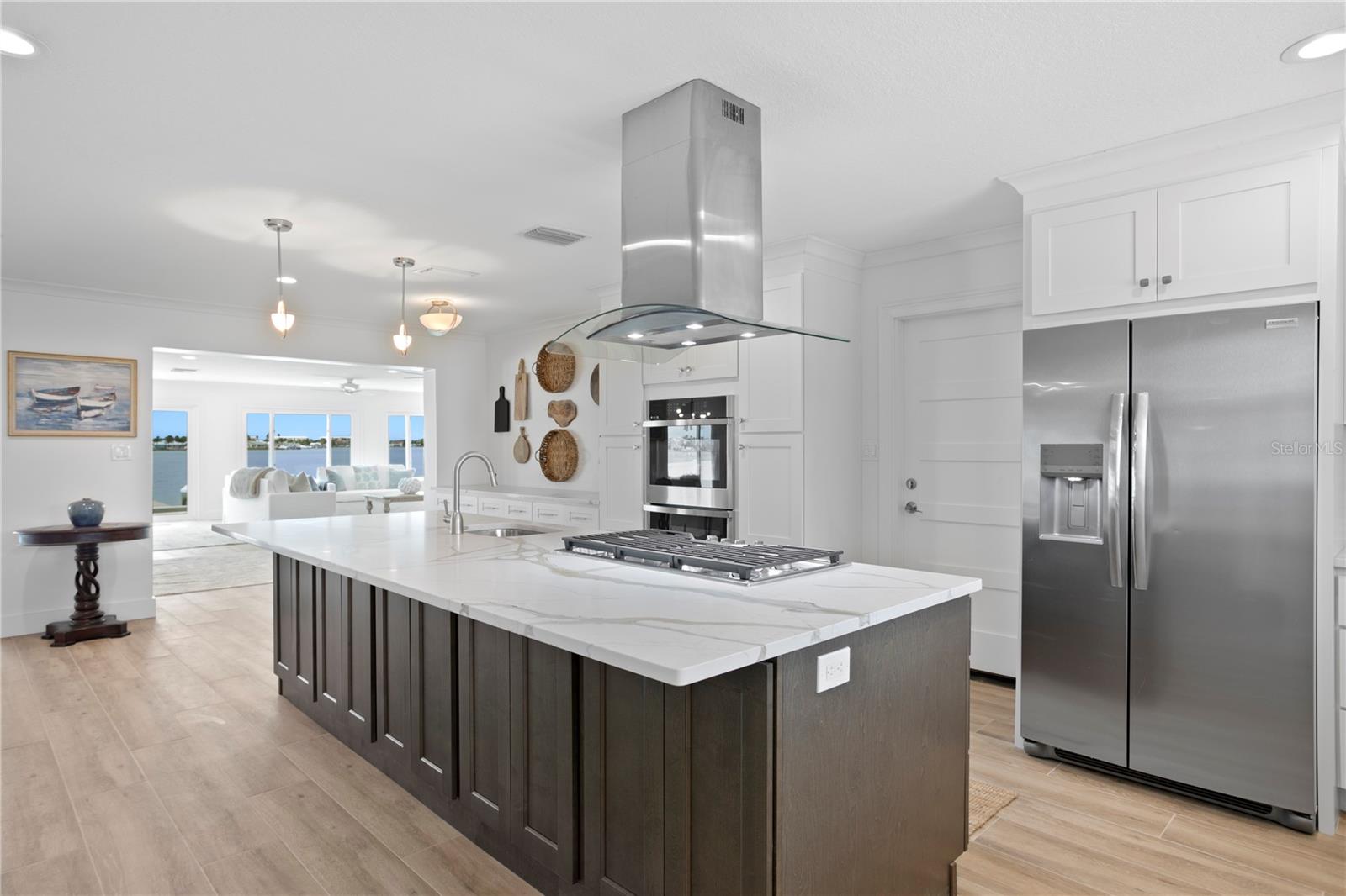 Image 11 of 52 For 7060 Shore Drive S