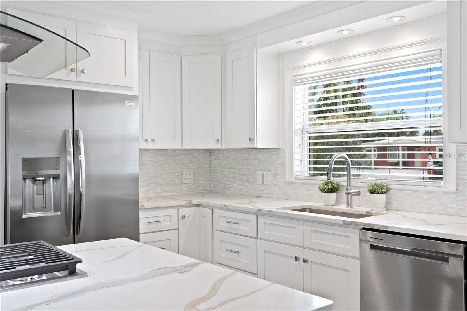Image 12 of 52 For 7060 Shore Drive S