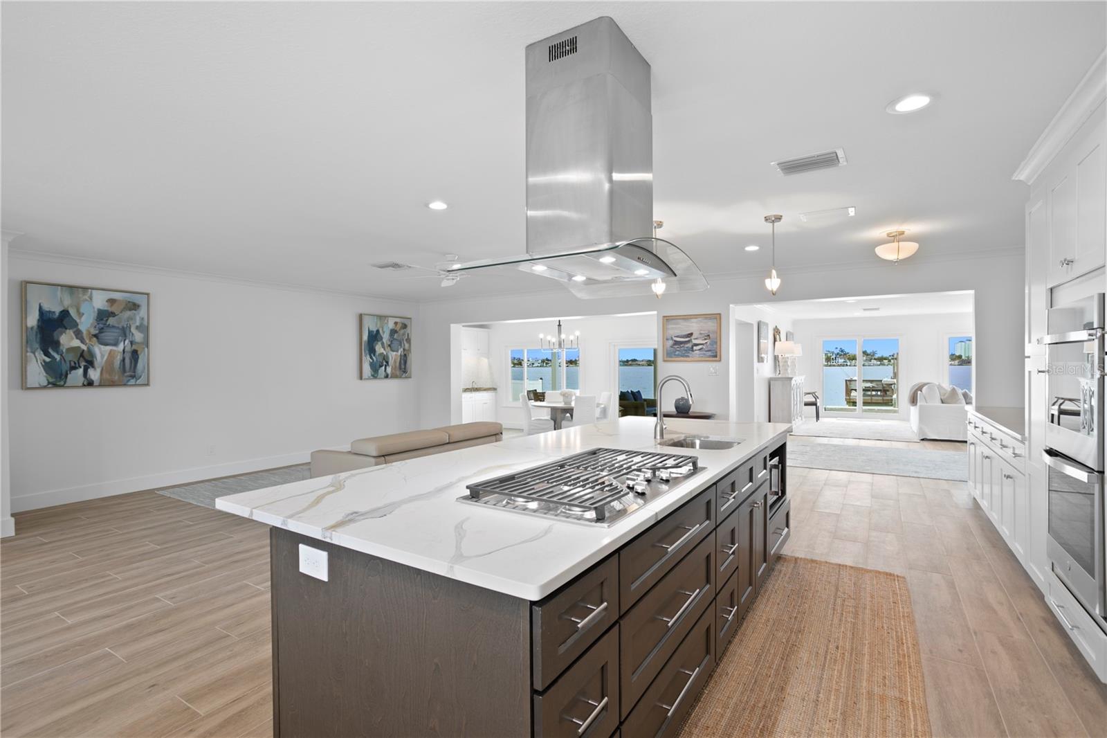 Image 13 of 52 For 7060 Shore Drive S