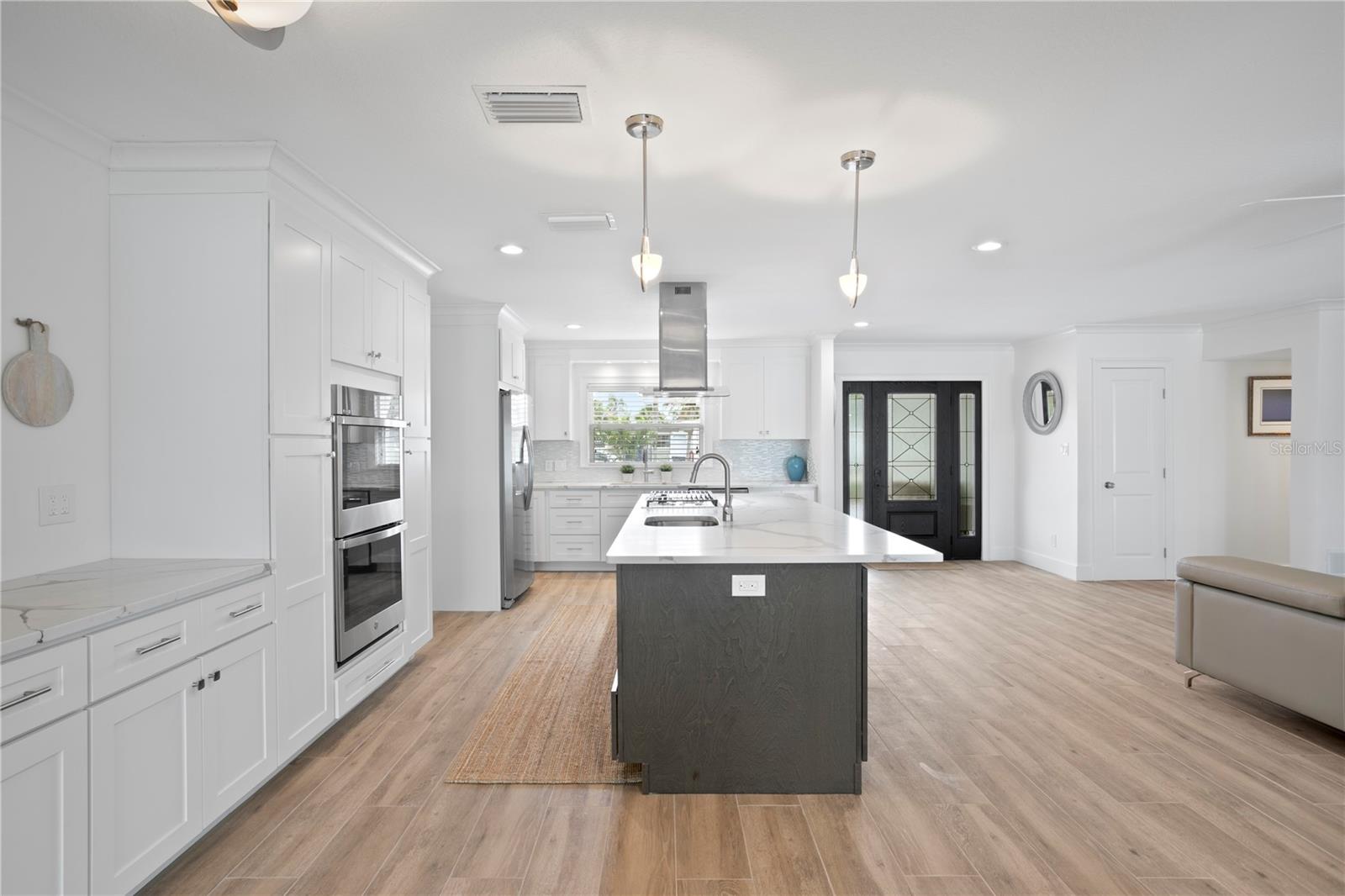 Image 14 of 52 For 7060 Shore Drive S