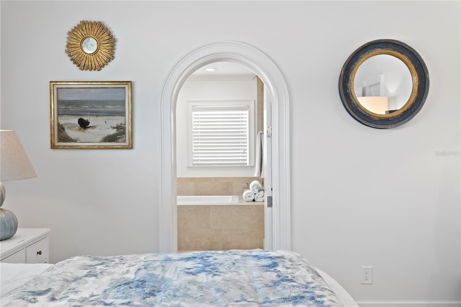 Image 17 of 52 For 7060 Shore Drive S