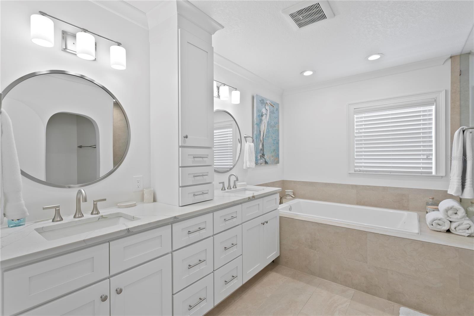 Image 18 of 52 For 7060 Shore Drive S