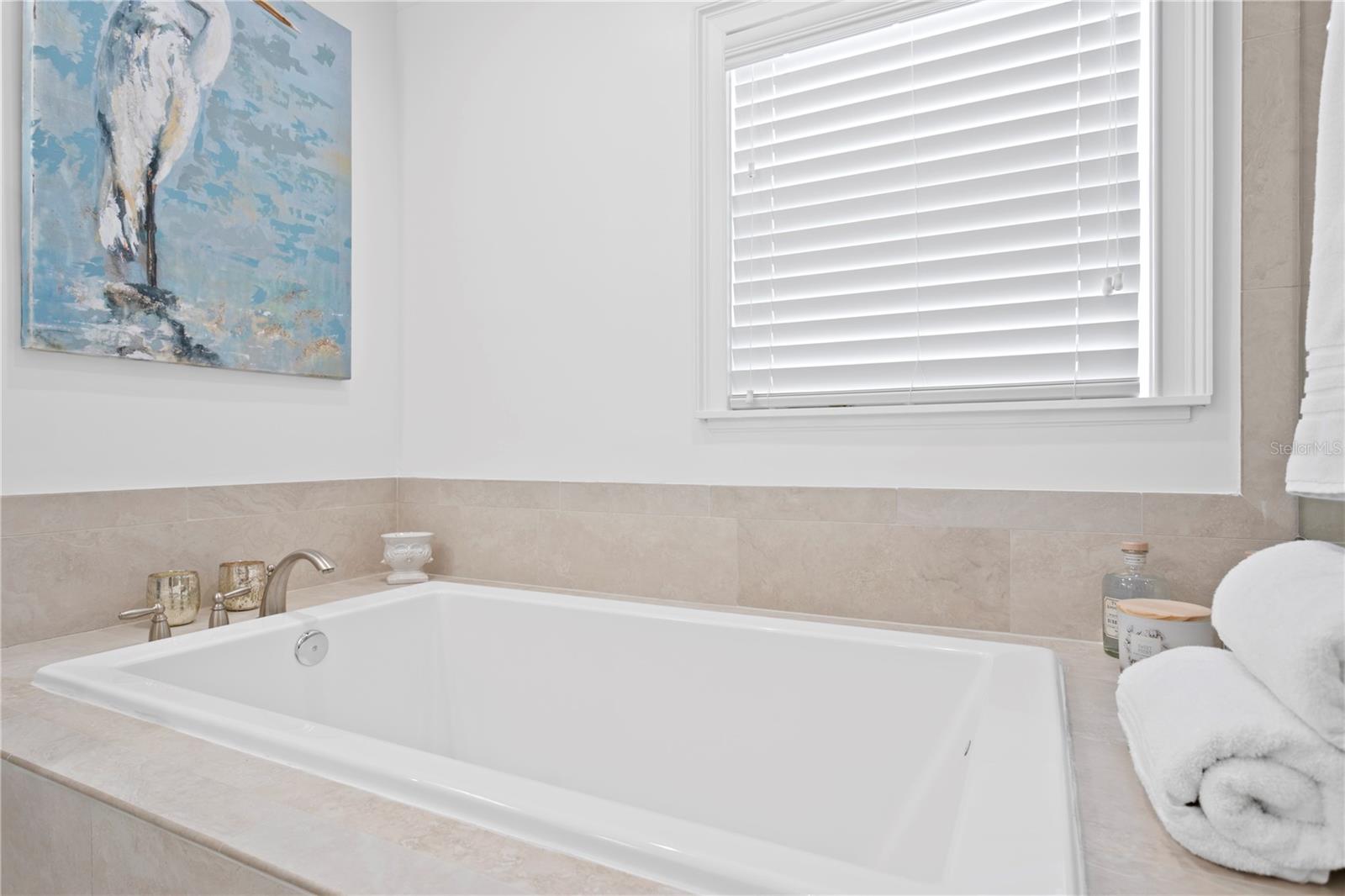 Image 20 of 52 For 7060 Shore Drive S