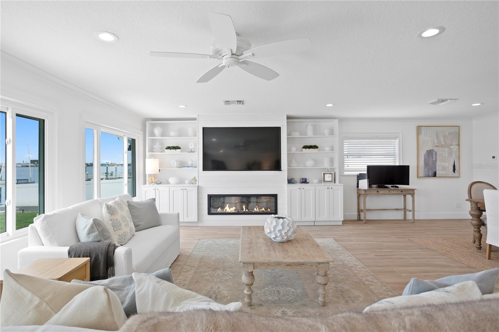 Image 25 of 52 For 7060 Shore Drive S