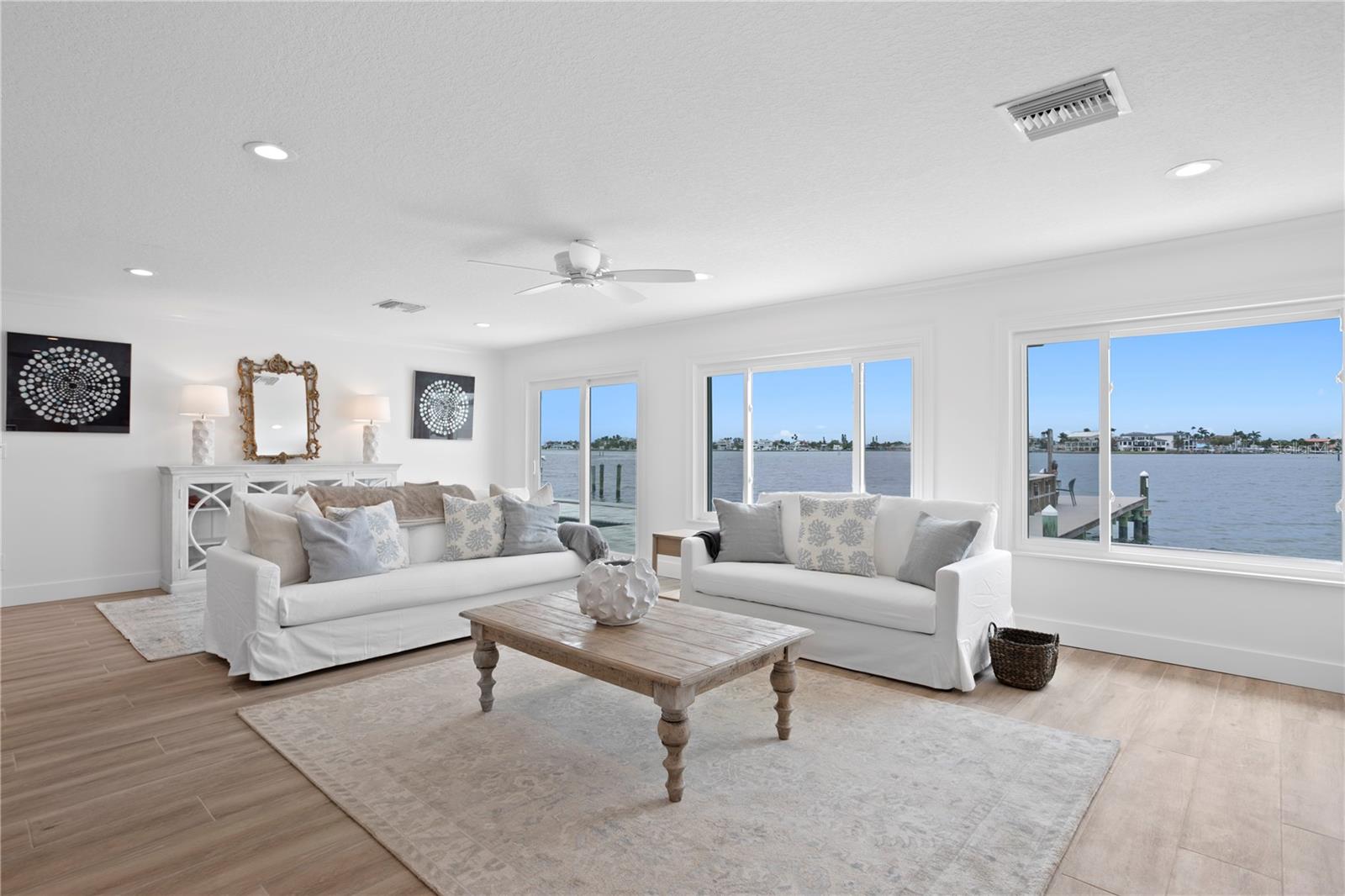 Image 26 of 52 For 7060 Shore Drive S