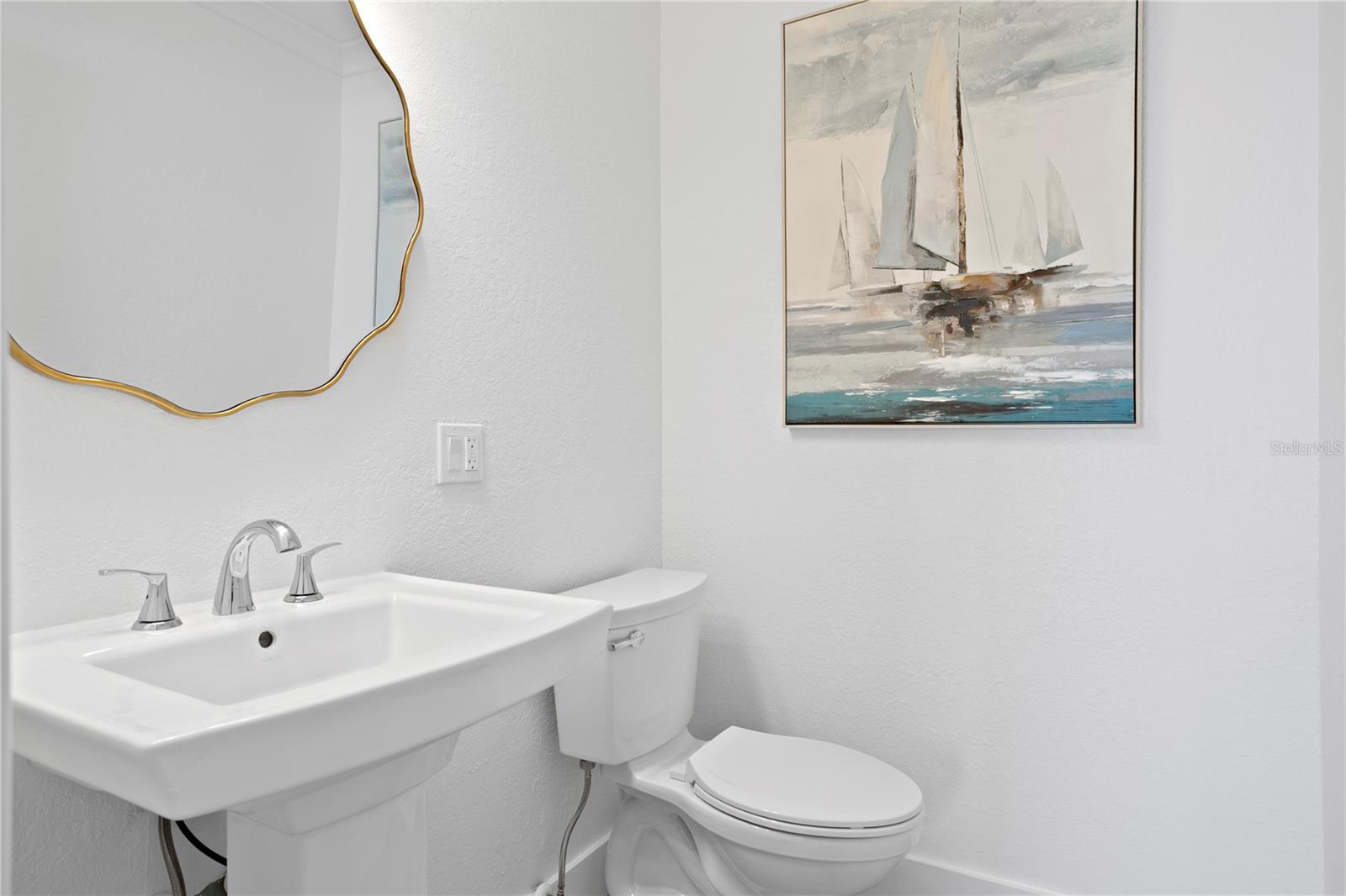 Image 32 of 52 For 7060 Shore Drive S
