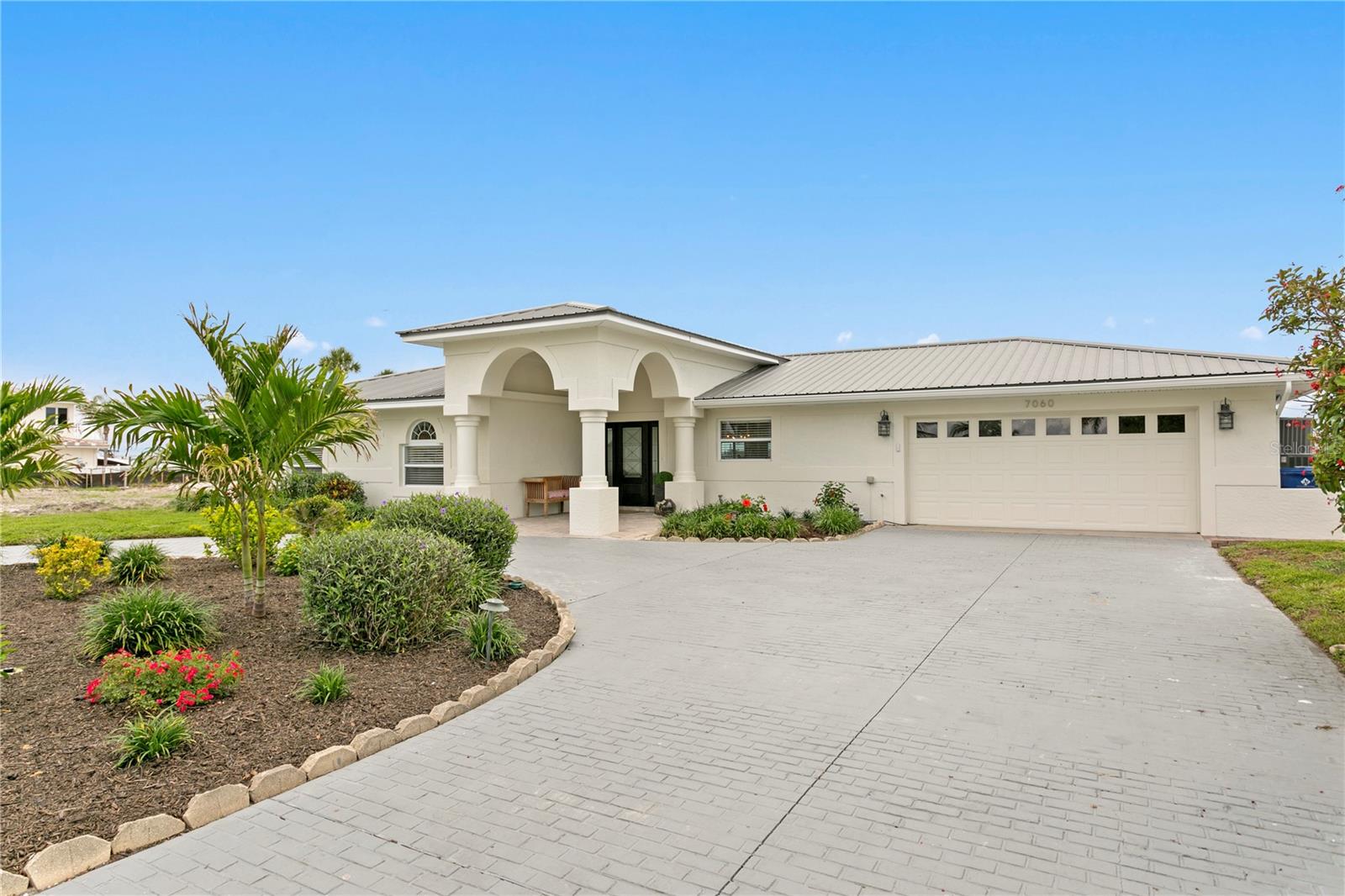 Image 41 of 52 For 7060 Shore Drive S