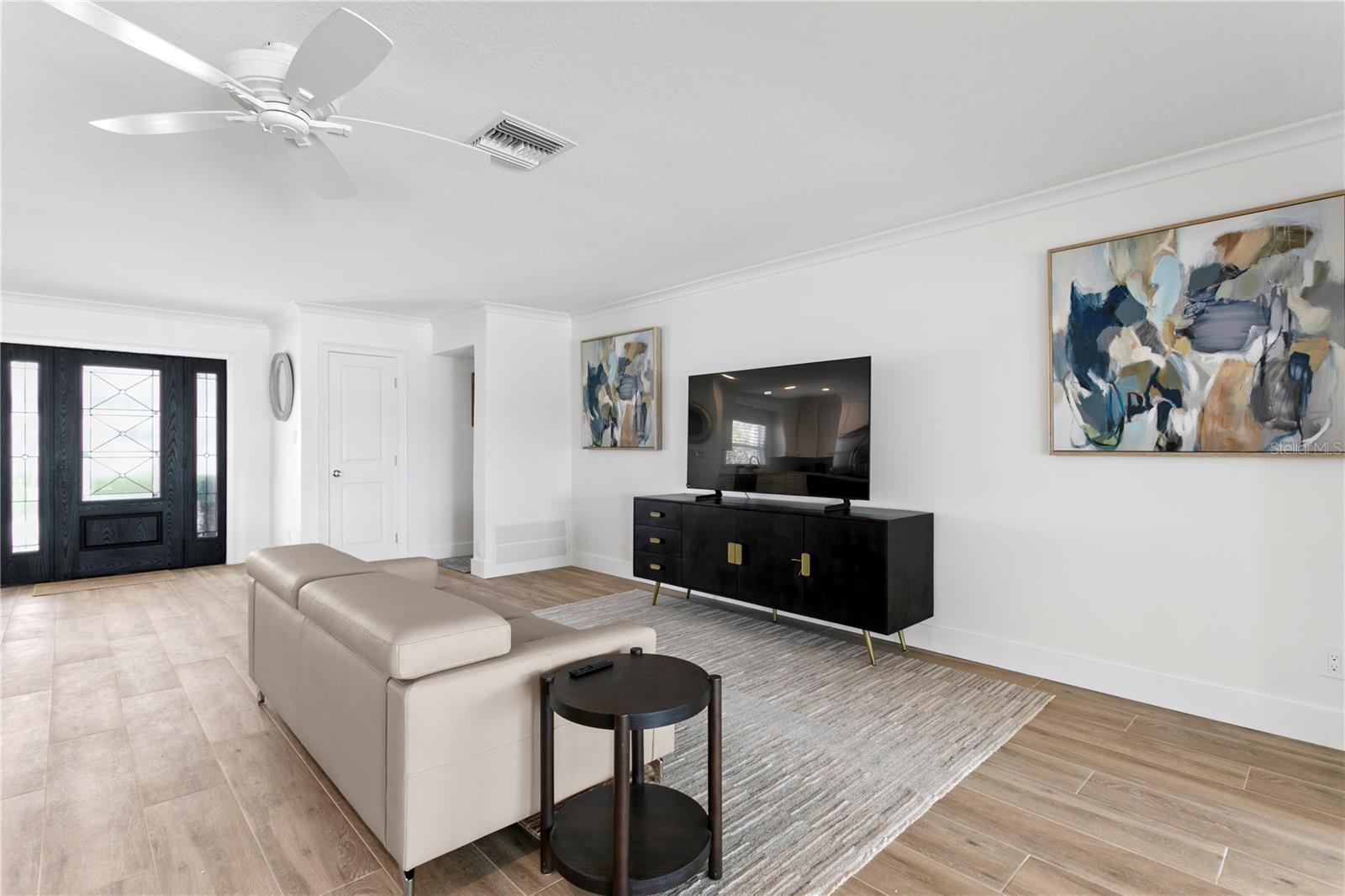 Image 5 of 52 For 7060 Shore Drive S