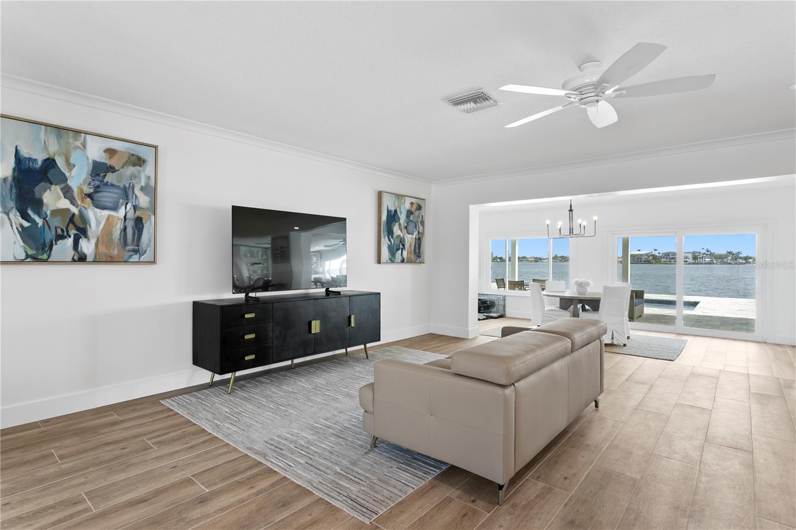 Image 6 of 52 For 7060 Shore Drive S