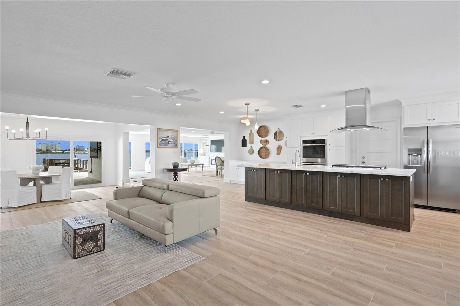 Image 7 of 52 For 7060 Shore Drive S