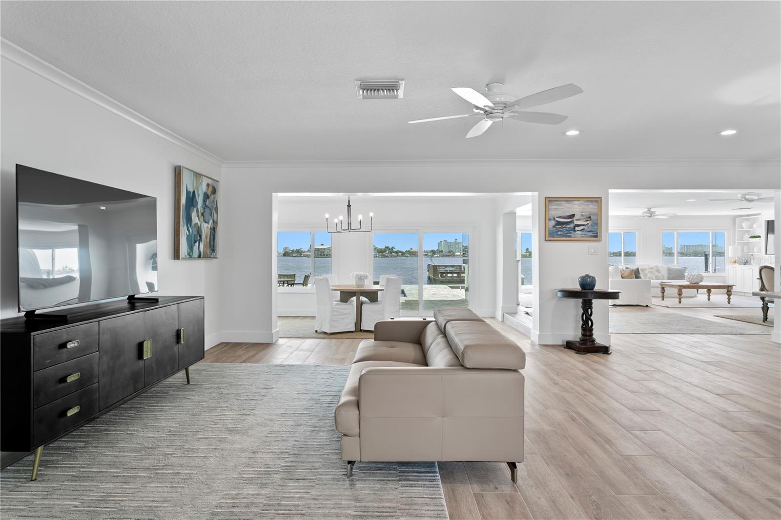 Image 8 of 52 For 7060 Shore Drive S