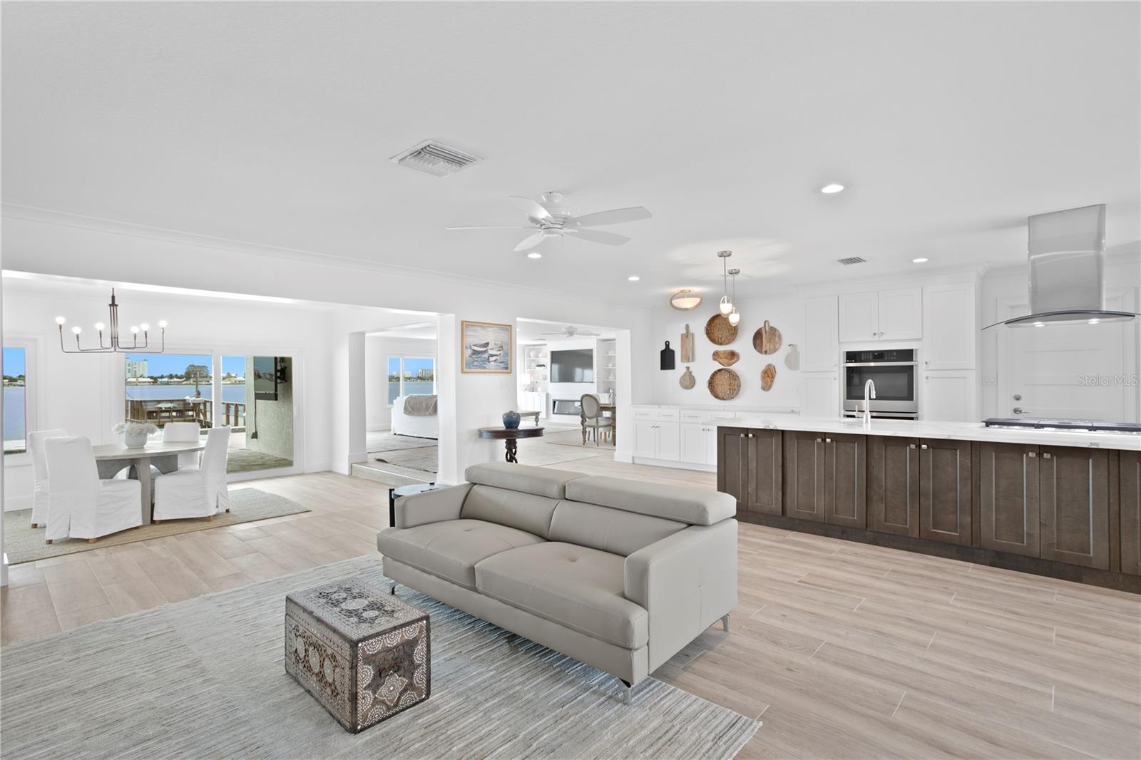Image 9 of 52 For 7060 Shore Drive S
