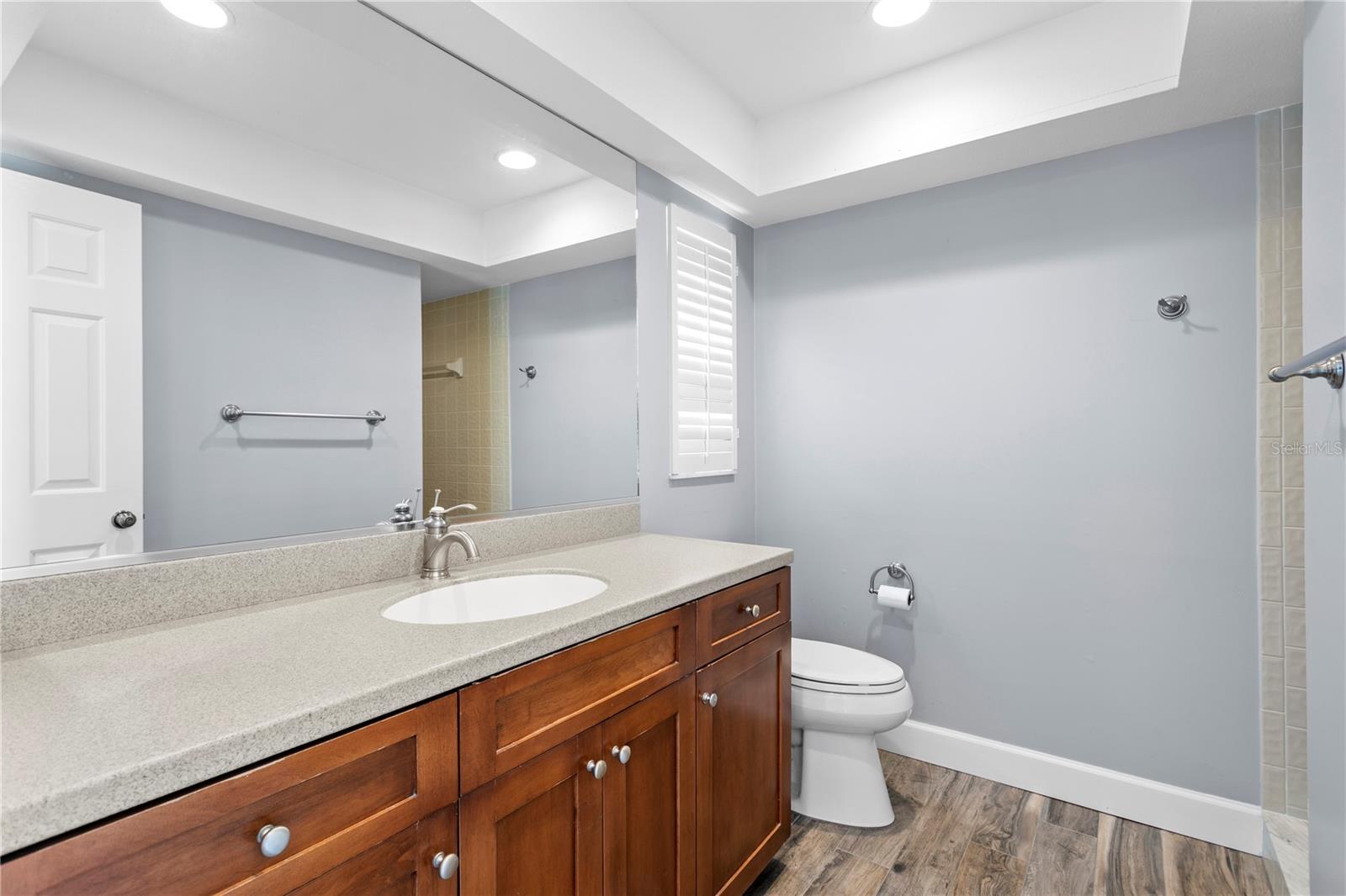 Image 18 of 83 For 2773 Seabreeze Drive S