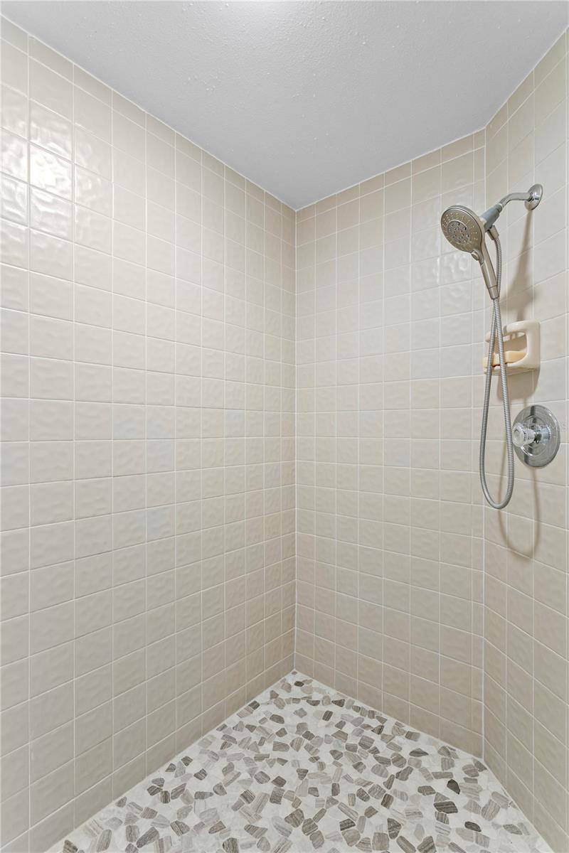 Image 19 of 83 For 2773 Seabreeze Drive S