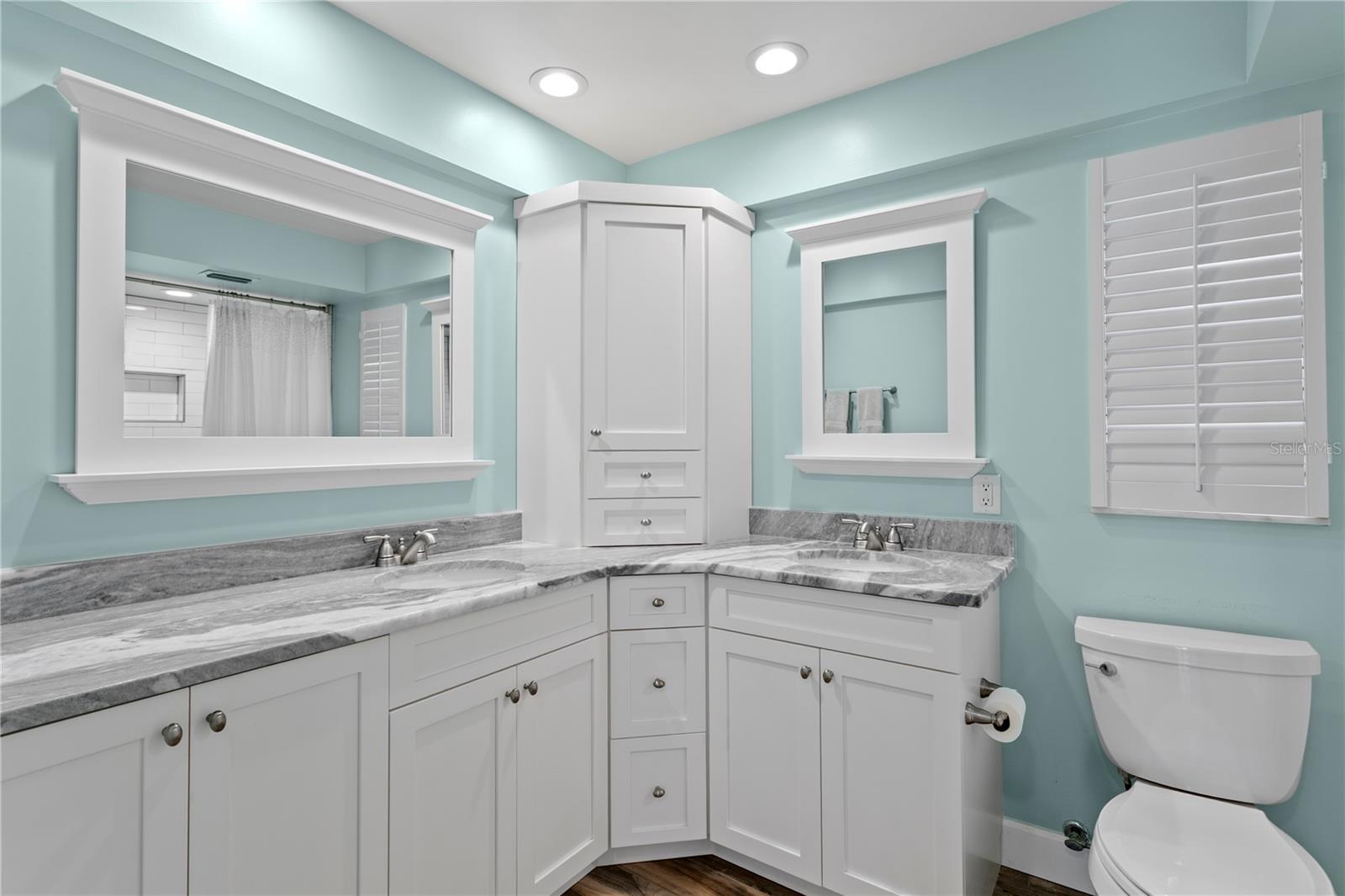 Image 22 of 83 For 2773 Seabreeze Drive S