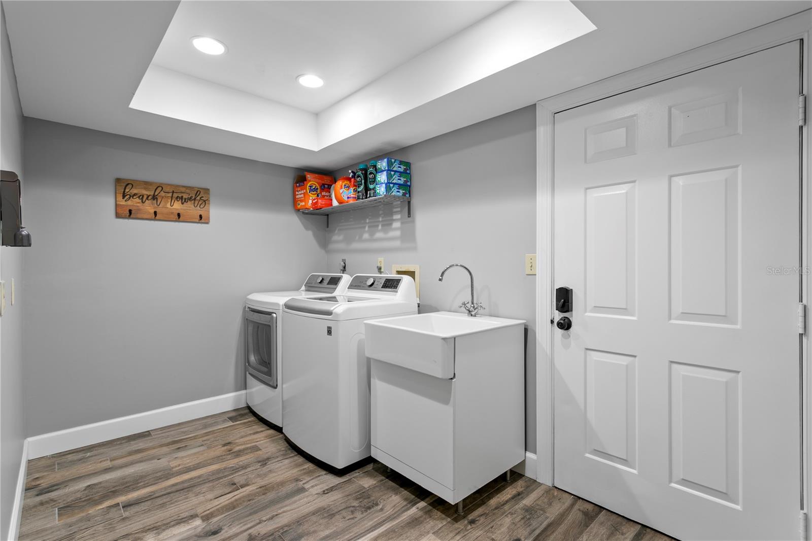 Image 23 of 83 For 2773 Seabreeze Drive S
