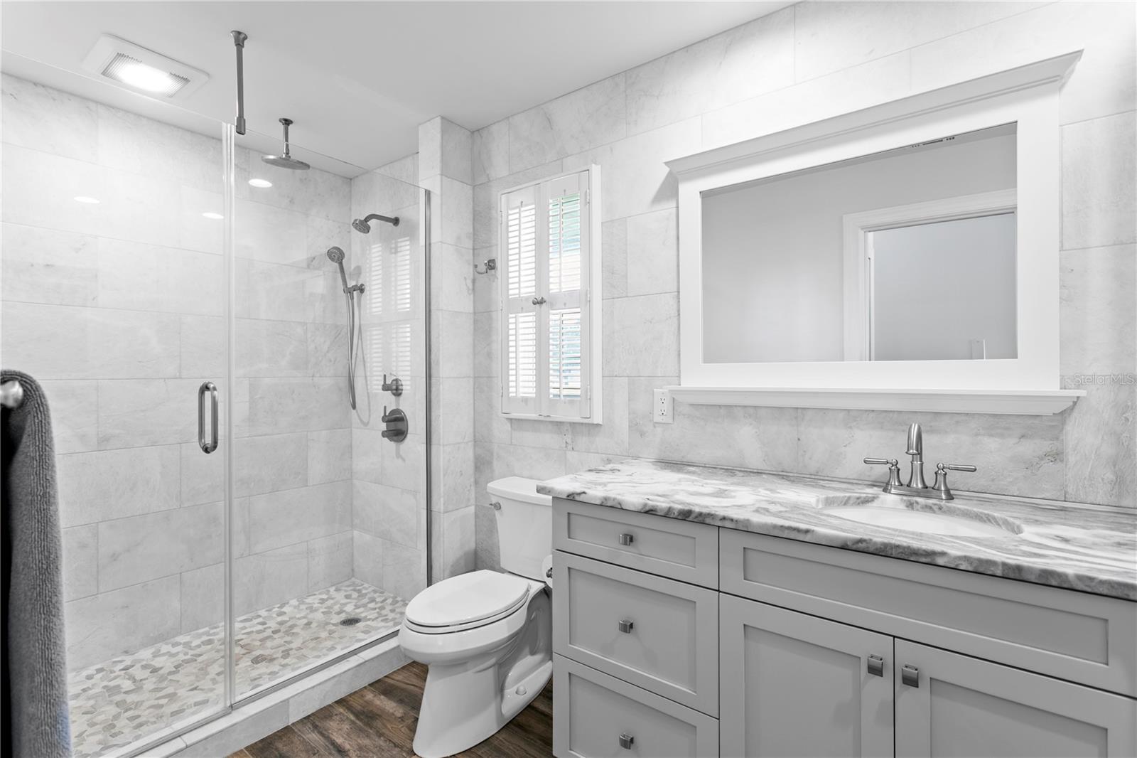 Image 26 of 83 For 2773 Seabreeze Drive S