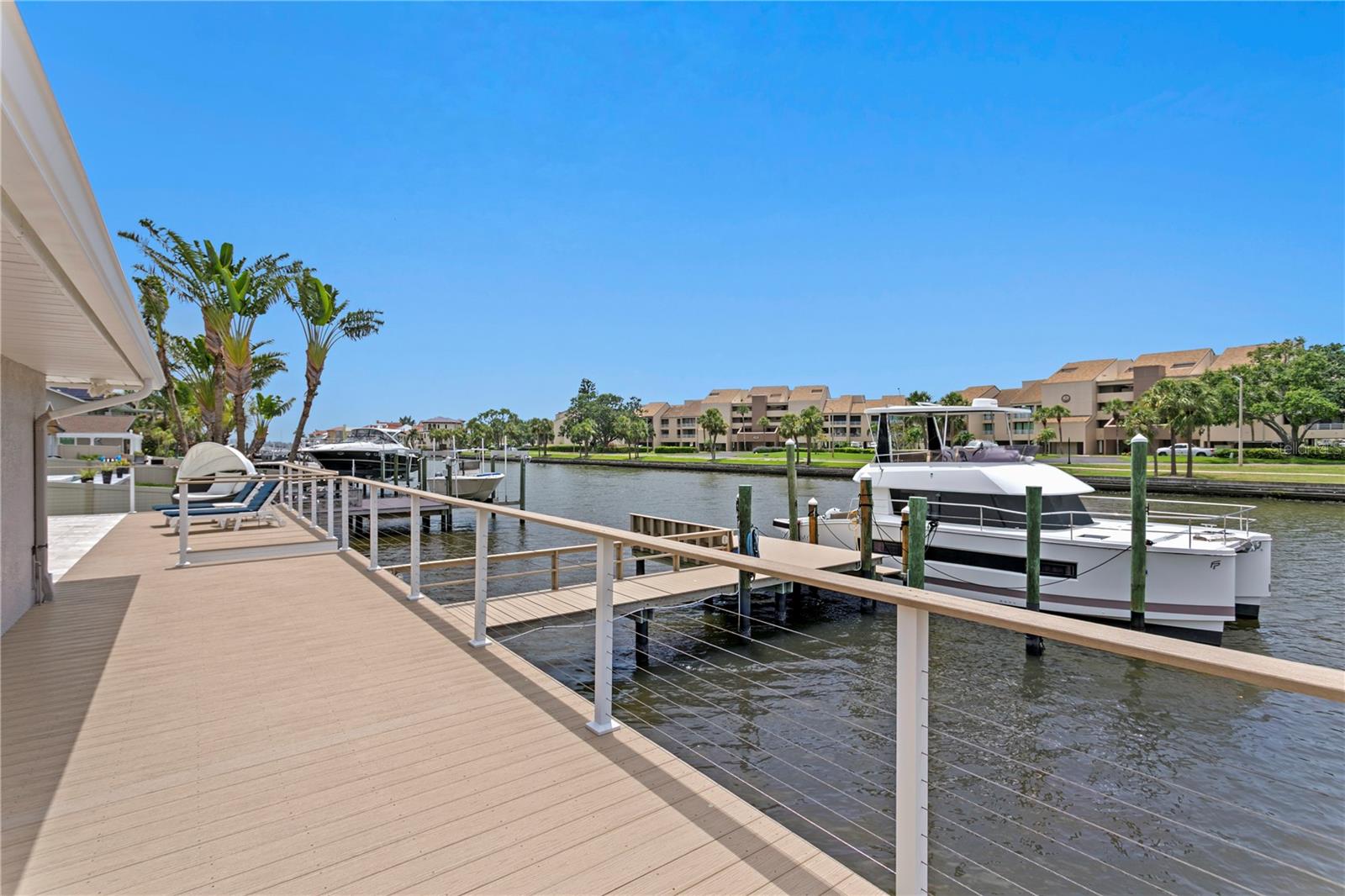Image 28 of 83 For 2773 Seabreeze Drive S