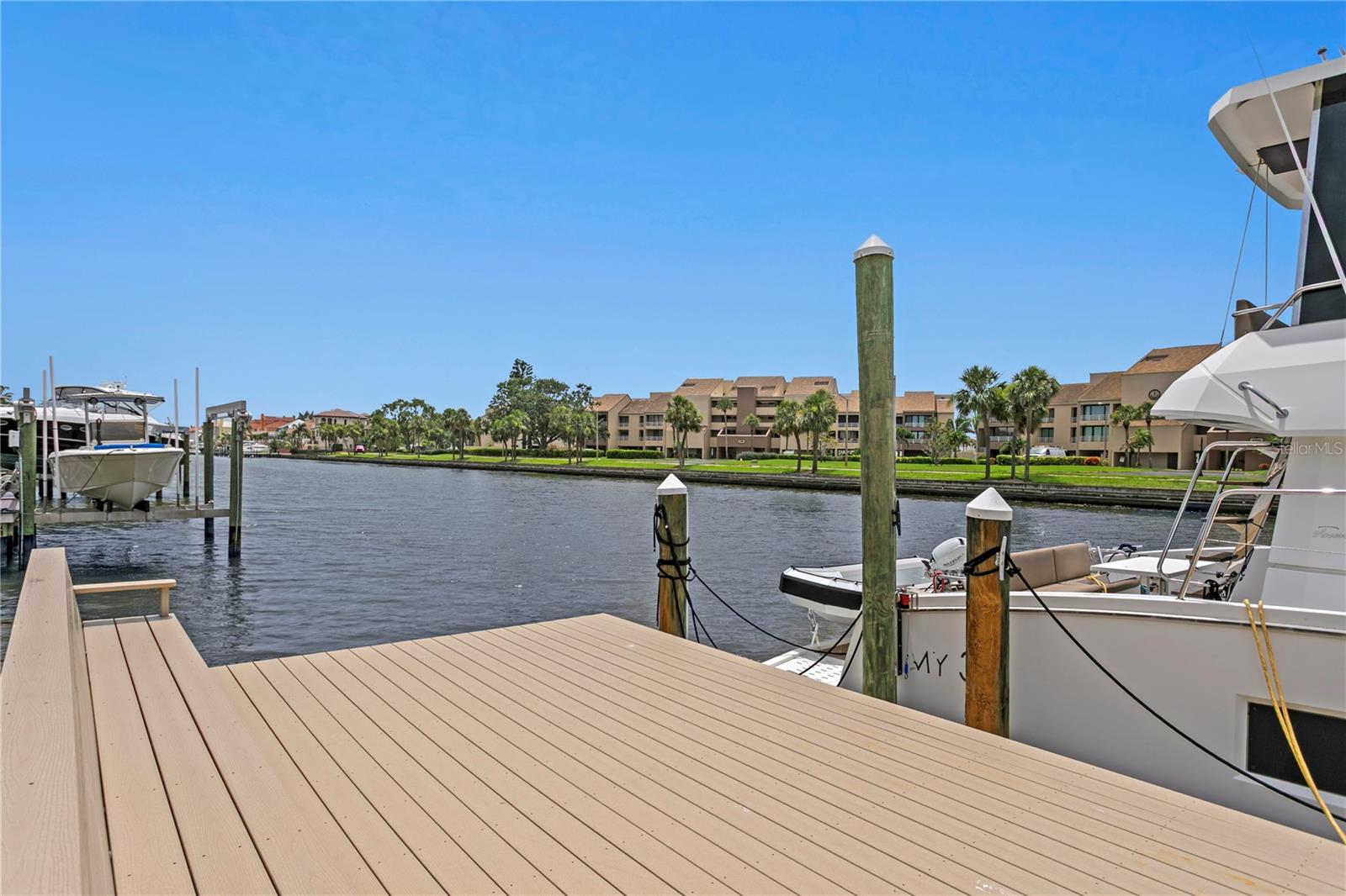 Image 31 of 83 For 2773 Seabreeze Drive S