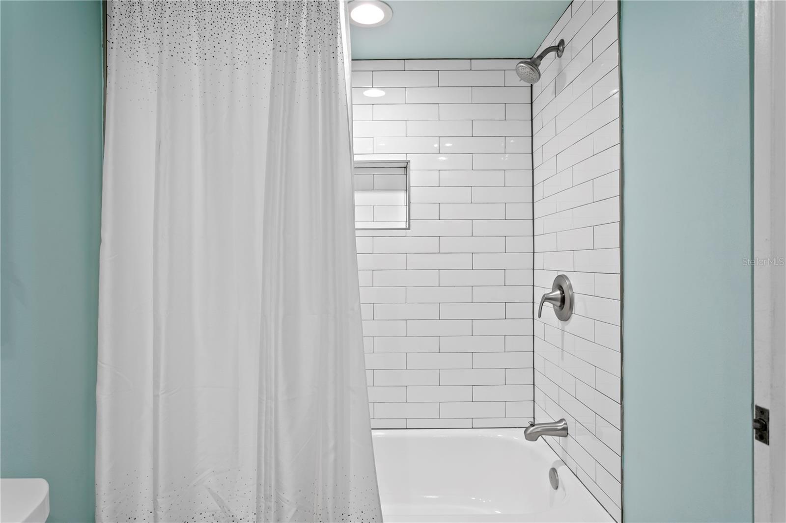 Image 37 of 83 For 2773 Seabreeze Drive S