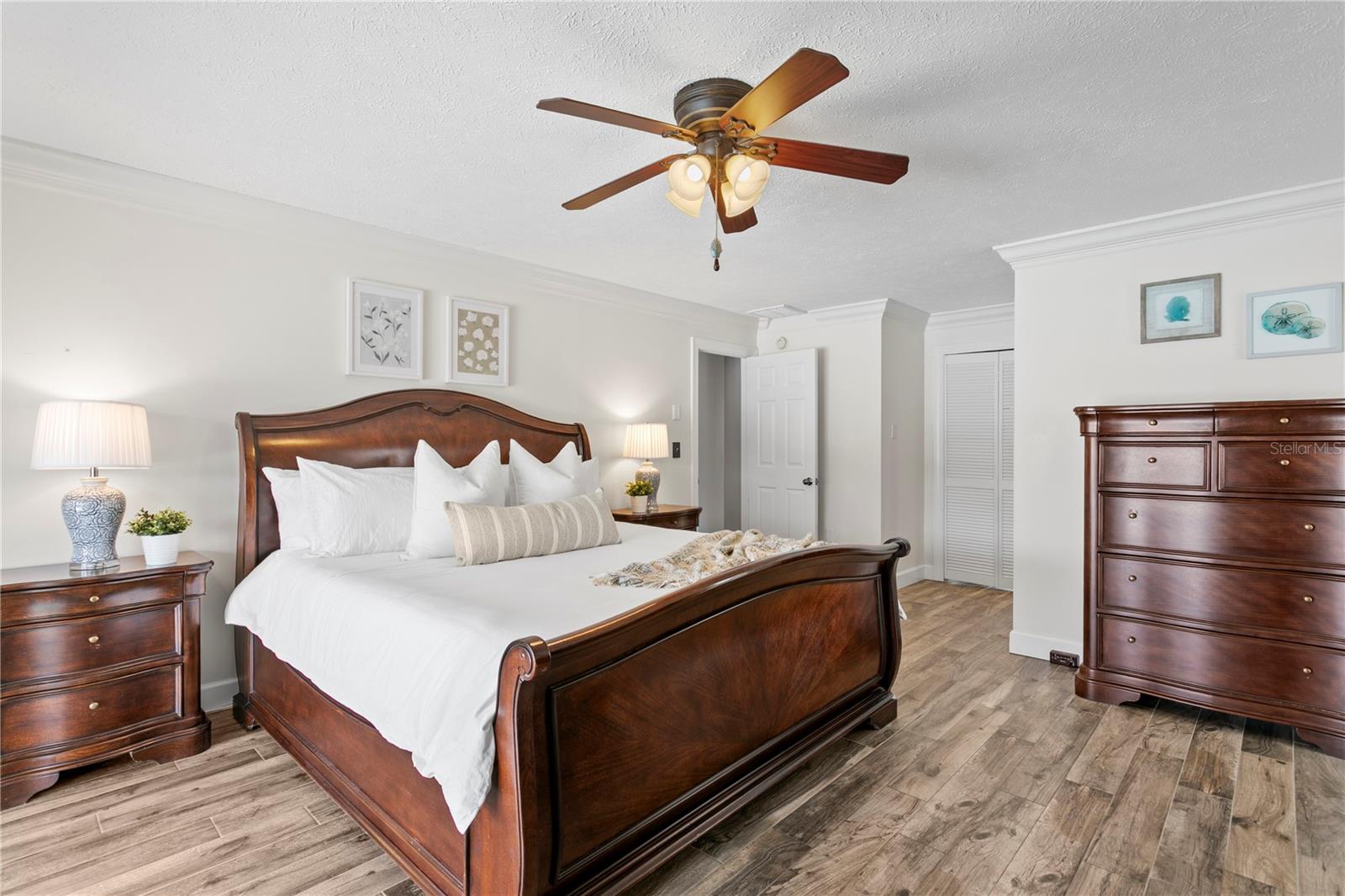 Image 38 of 83 For 2773 Seabreeze Drive S